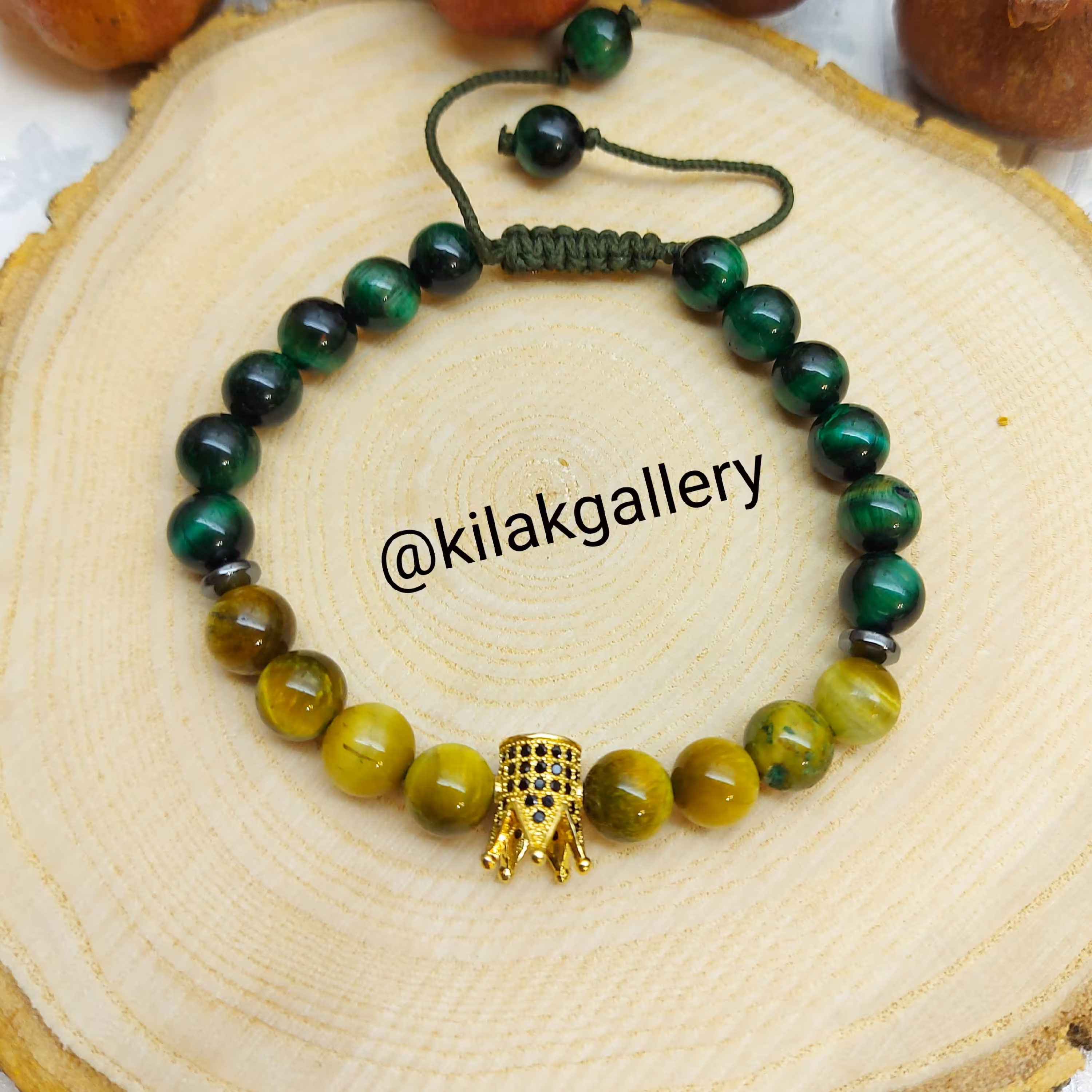 دستبند سنگ چشم ببر سبز و عسلی همراه با  تاج سوارسکی با بافت کشویی
