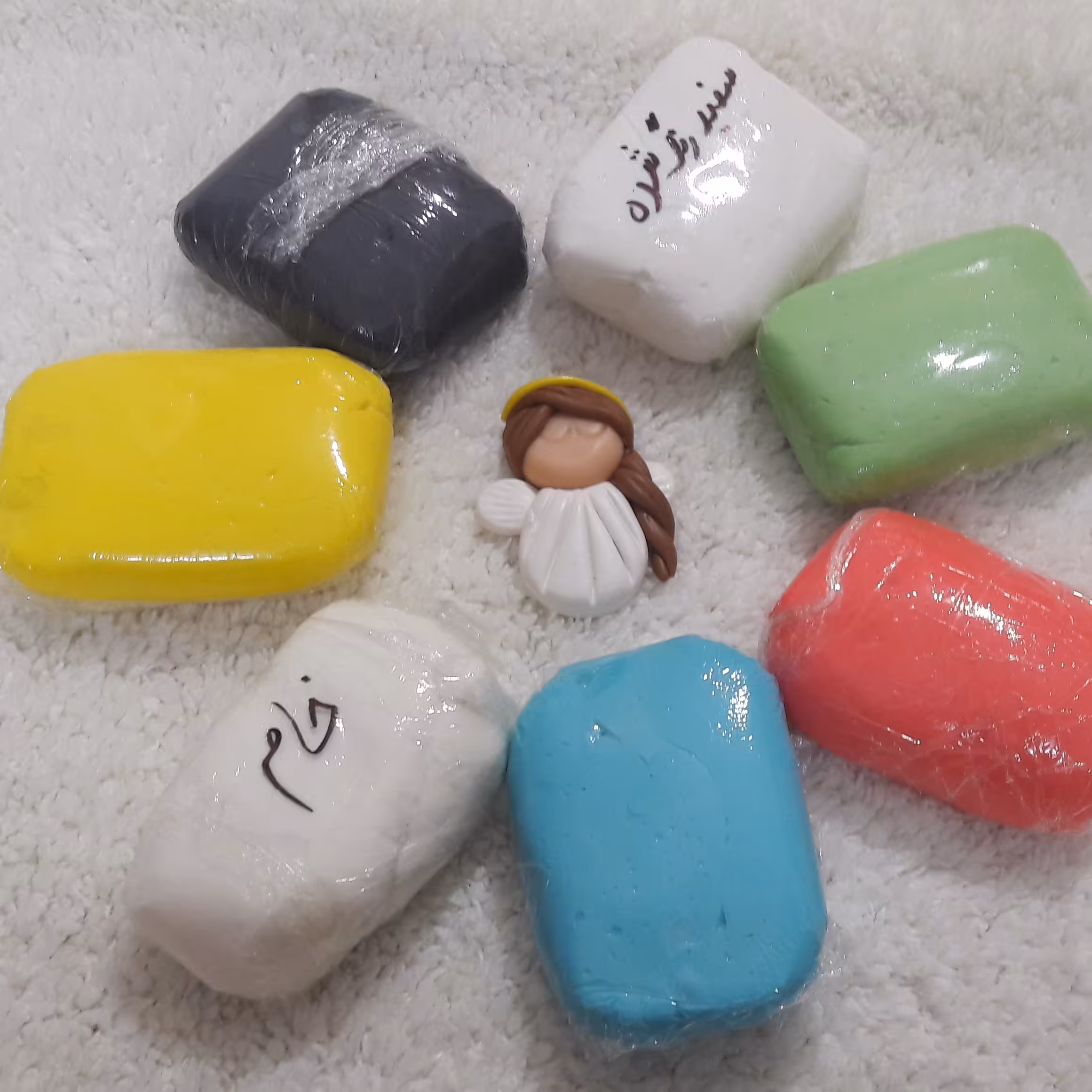 پک خمیر چینی،ایتالیایی،7رنگ،مجسمه سازی 700گرمی کد1شامل6قسمت رنگ شده و1قسمت خام لطفا توضیحات محصول کامل بخوانید