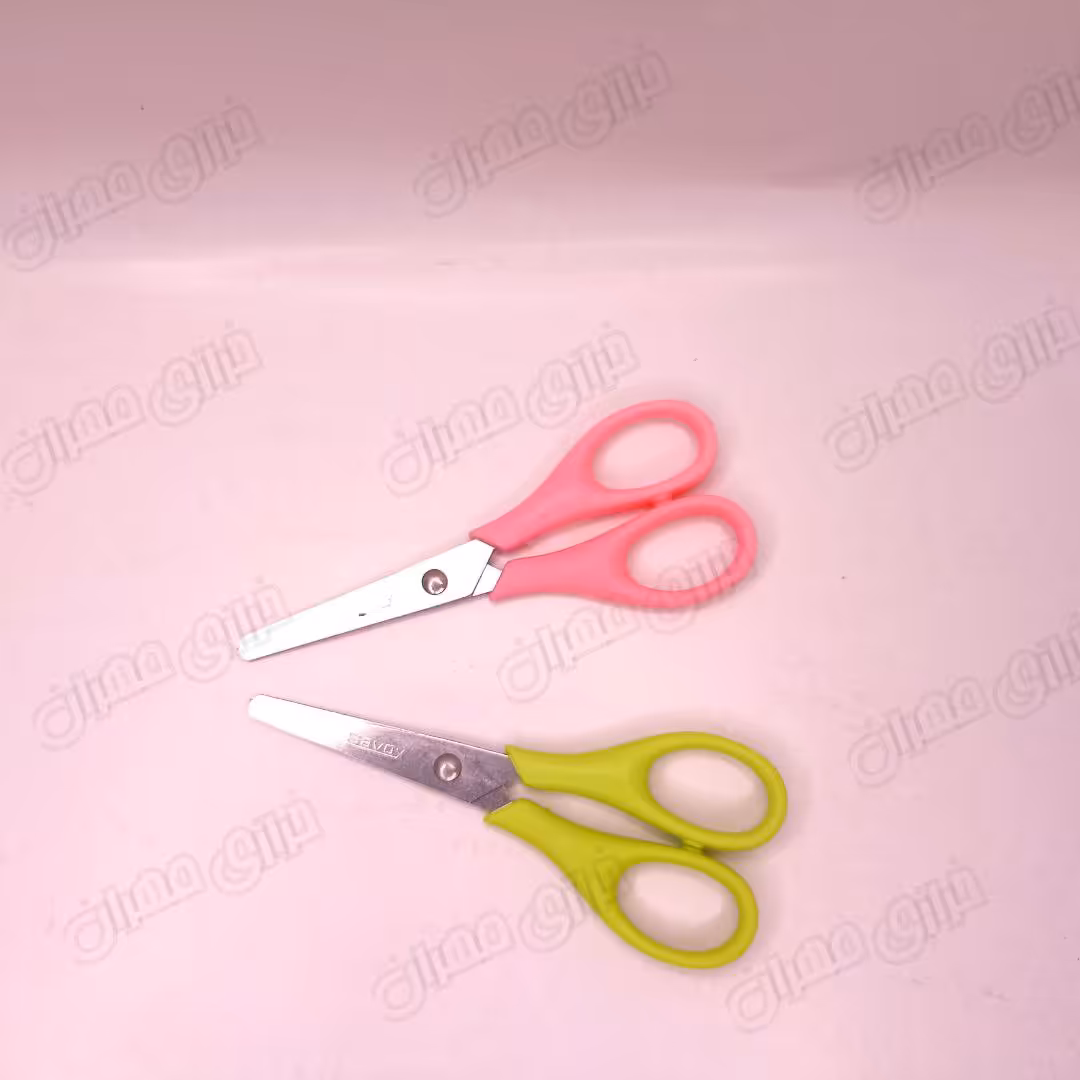 قیچی کوچک کاغذ