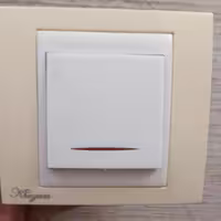 کلید یک  پل  برق توکارخیام مدل صدف