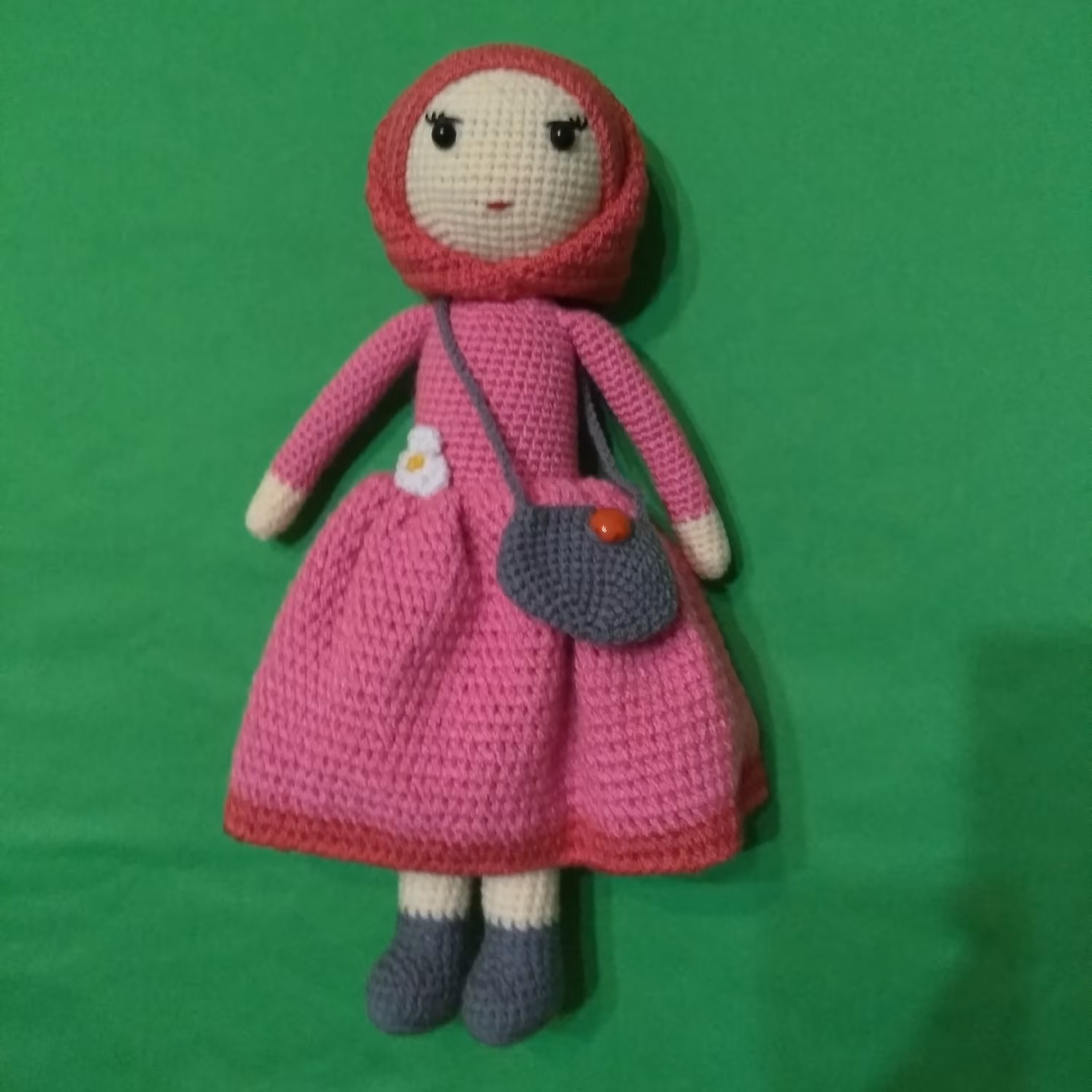 عروسک دست بافت دختر محجبه