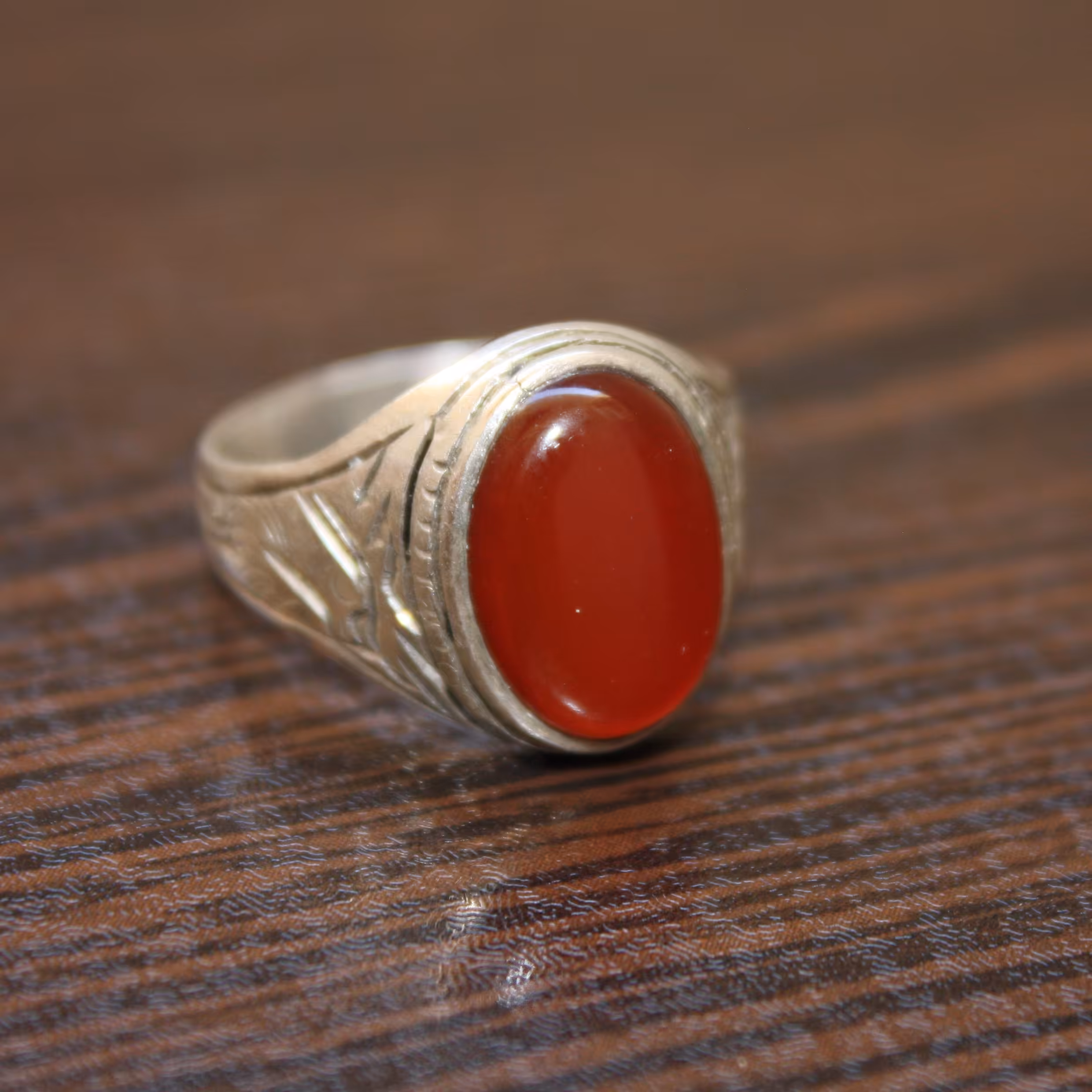 انگشتر دستساز عقیق سرخ مردانه رکاب نقره 925 عیار وزن 4.3 سایز 70