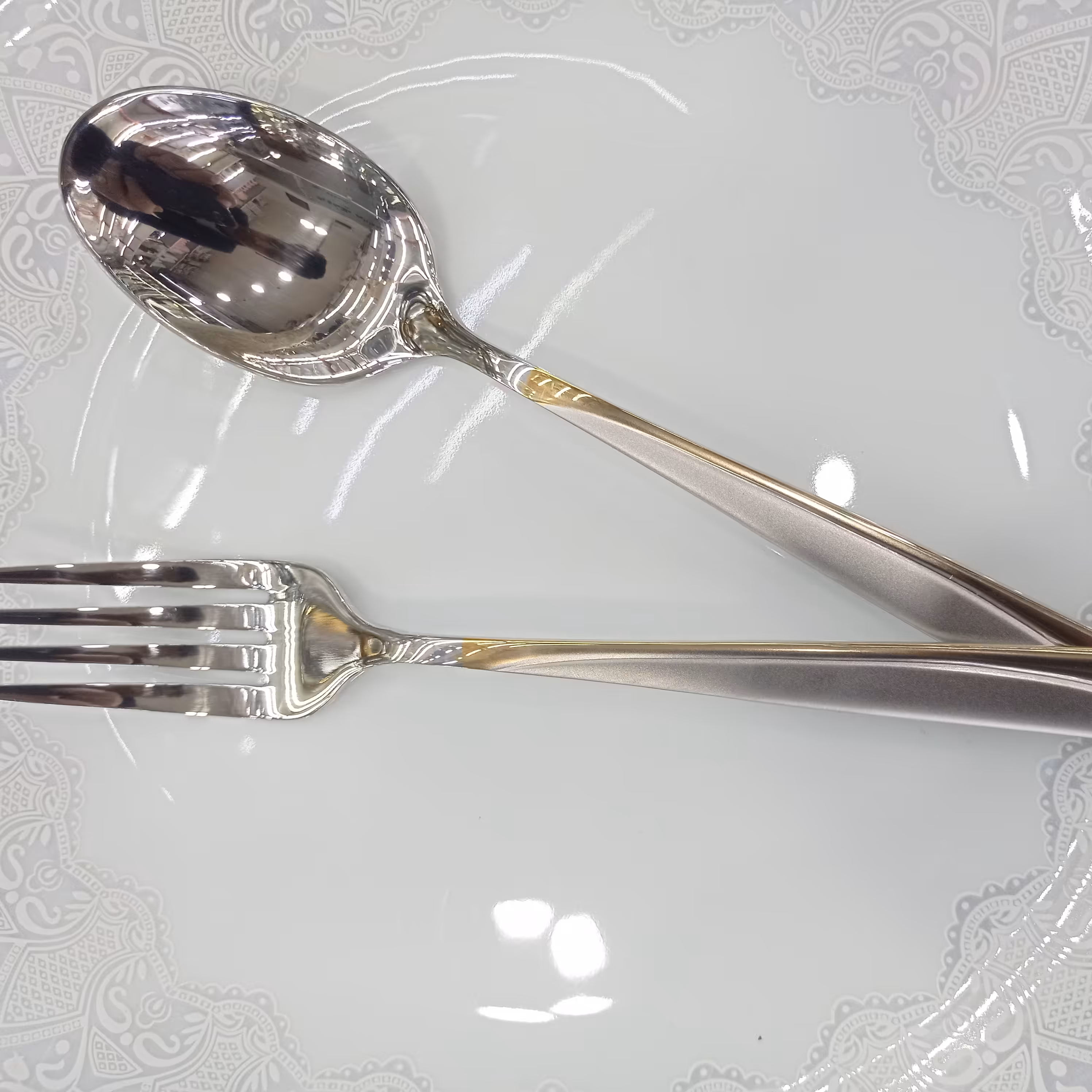 سرویس قاشق چنگال mgs نیم طلایی144پارچه 30نفره استیل خالص