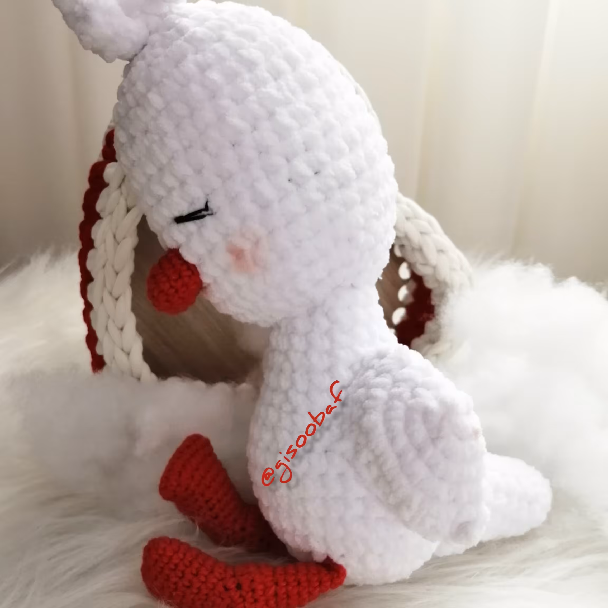 عروسک مخمل جوجه اردک خوابالو اندازه 30 سانت  بافت بانخ مخمل ترک رنگبندی دلخواه 