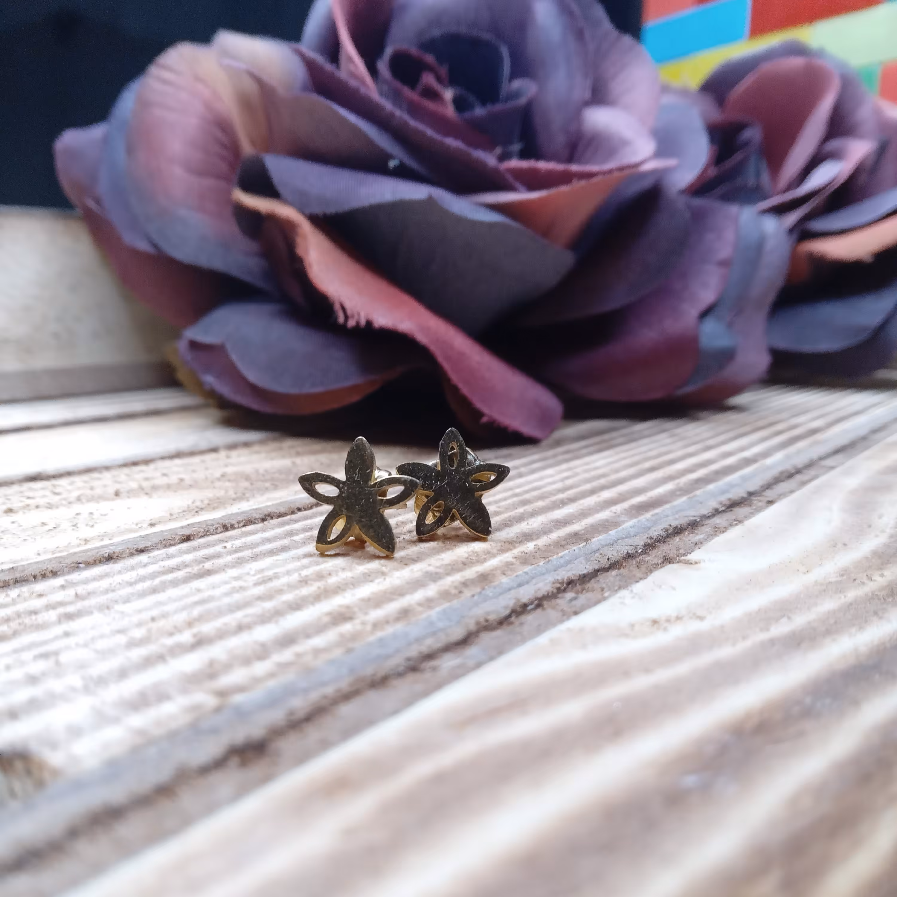 گوشواره میخی گل