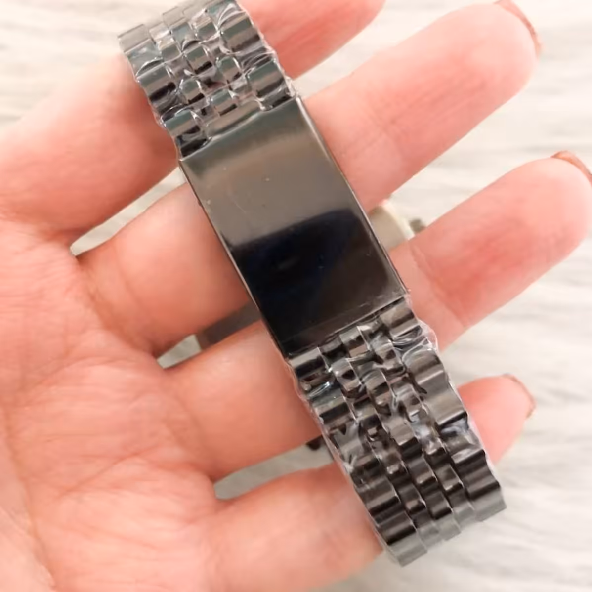 مارک سیتیزن زنانه و مردانه به صورت تک کیفیت عالی شش ماه گارانتی موتور طرح سه موتوره قفل کابوسی تقویم و روز شمار 