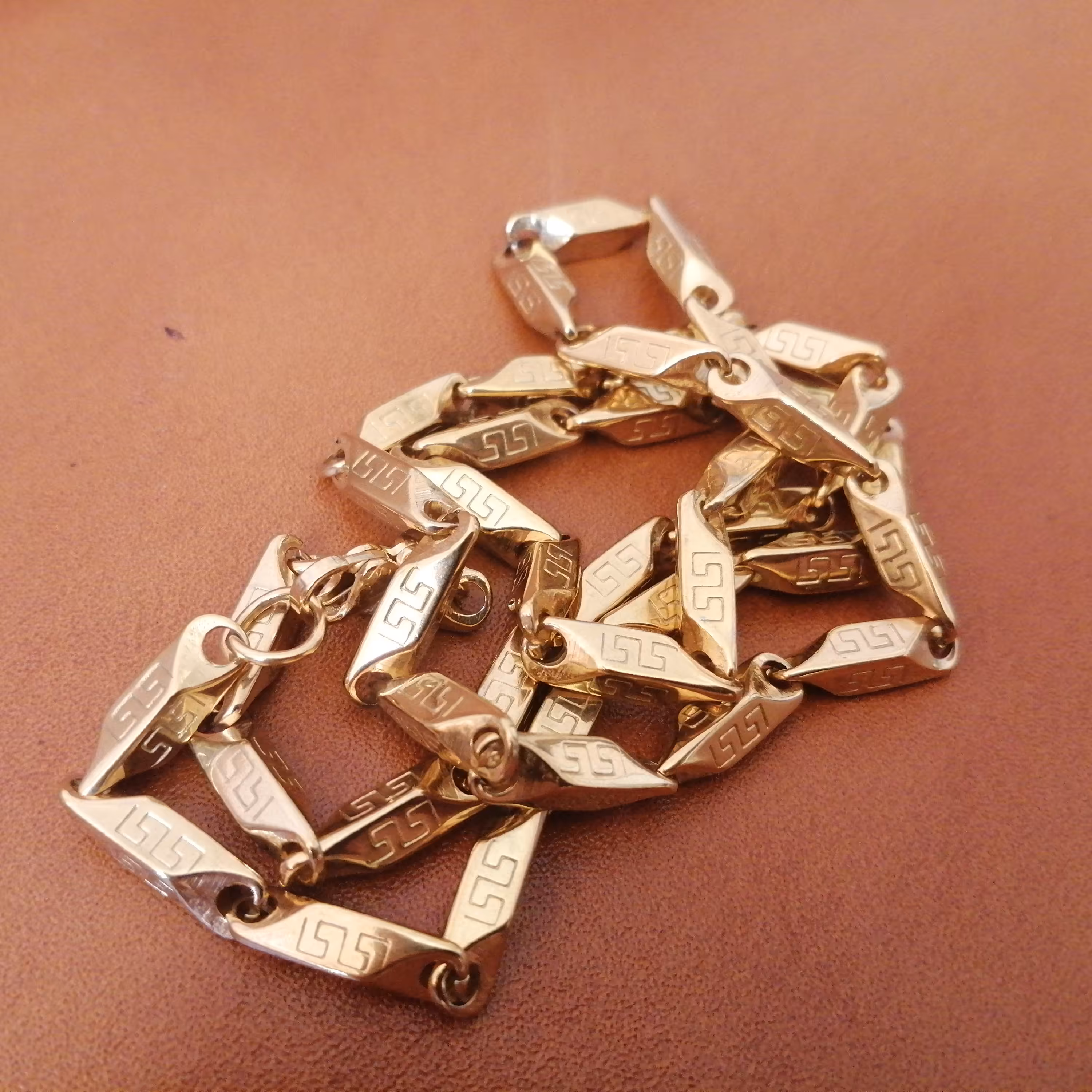 زنجیر کبریتی ورساچ