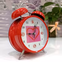 ساعت رومیزی شماطه دار ( زنگ دار ) قرمز زیبا جذاب           

