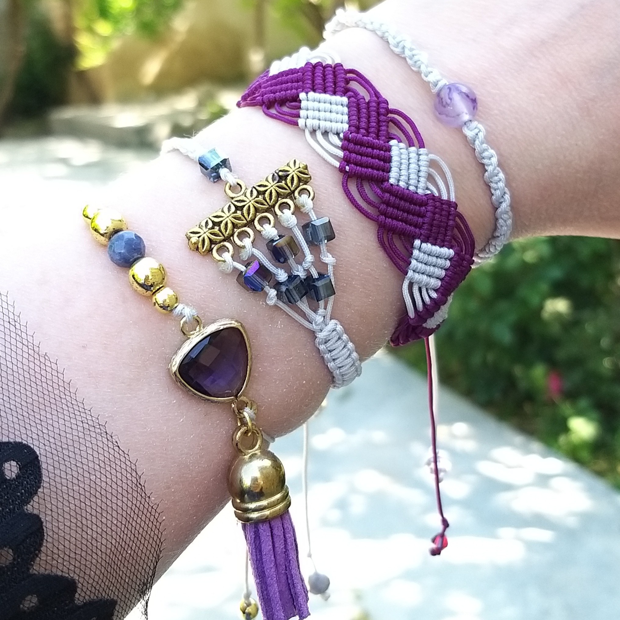 ست چهارتایی سنگ آمیتیس و مکرومه