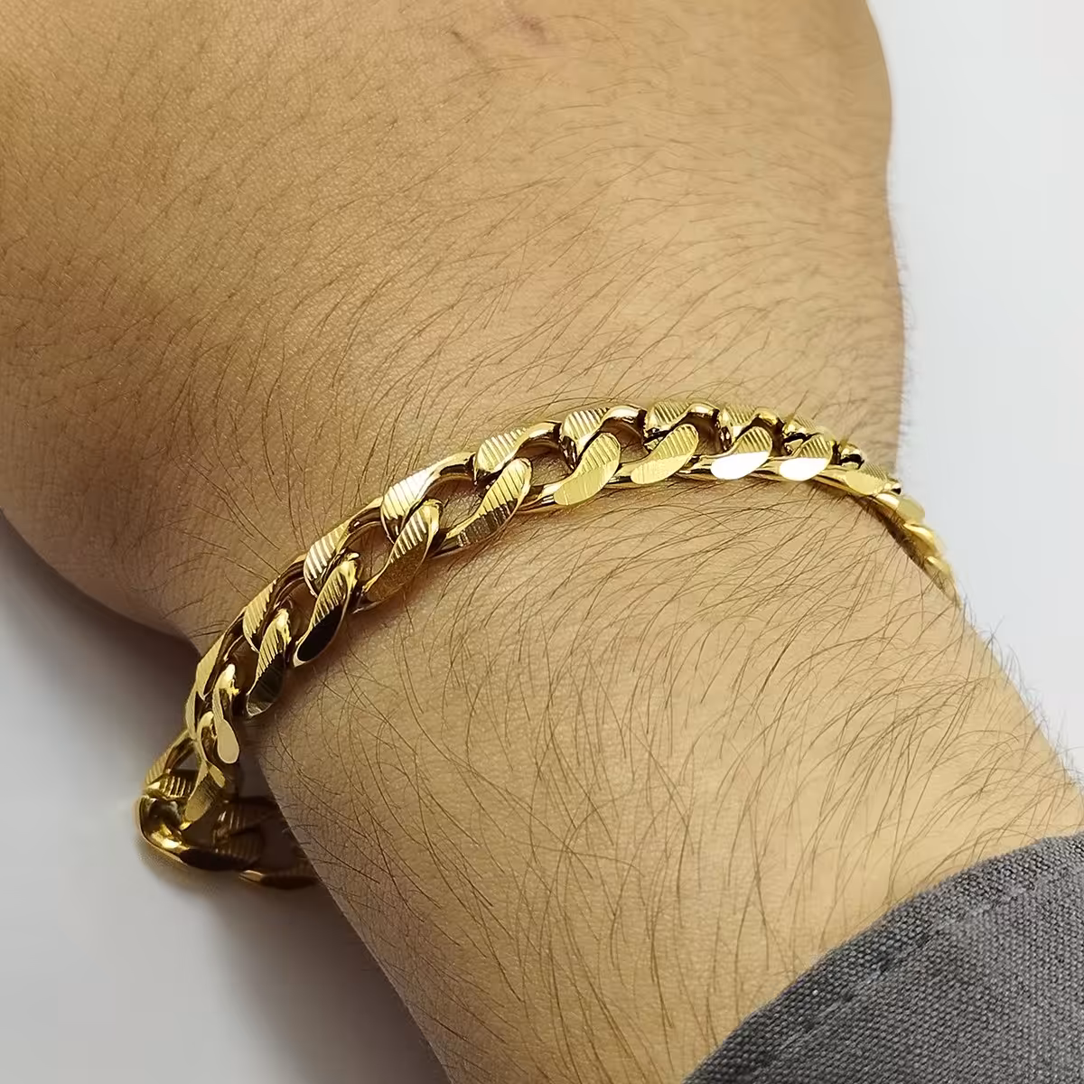 دستبند زنانه و مردانه اسپرت طرح استیل سلین کالا COD-12893332 