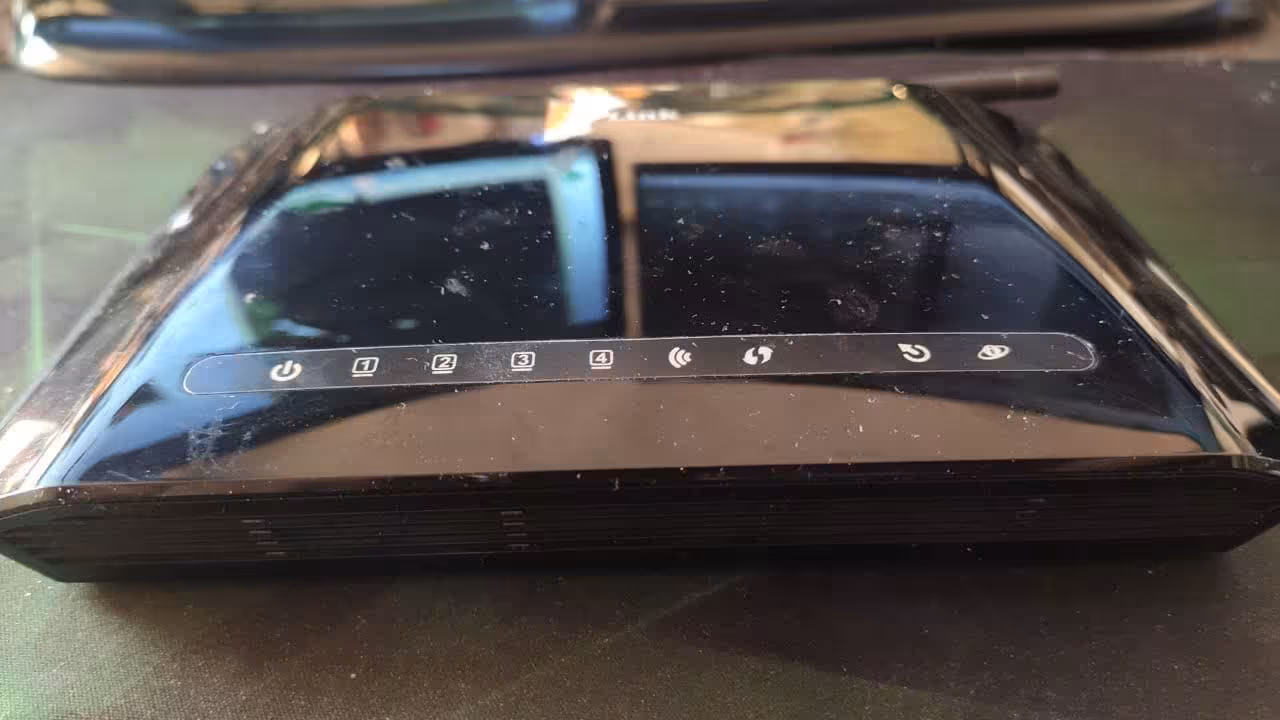 مودم دی لینک 2740 دو آنتن دست دومِDlink 2740 Stock