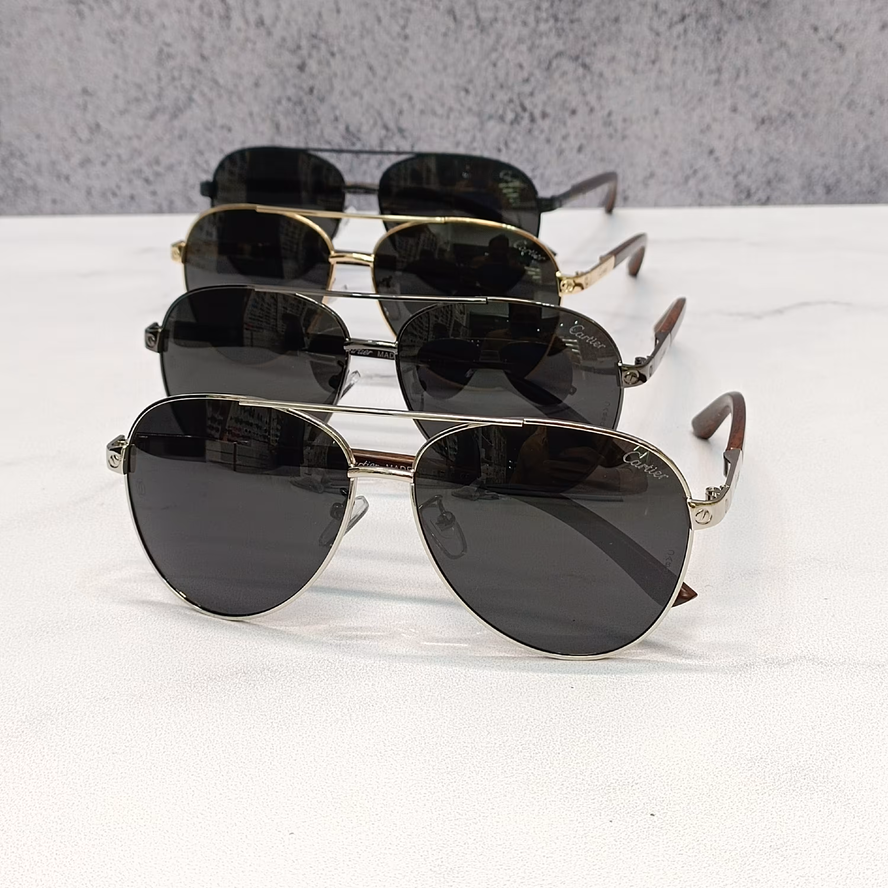 عینک آفتابی خلبانی مردانه کارتیر دسته چوب