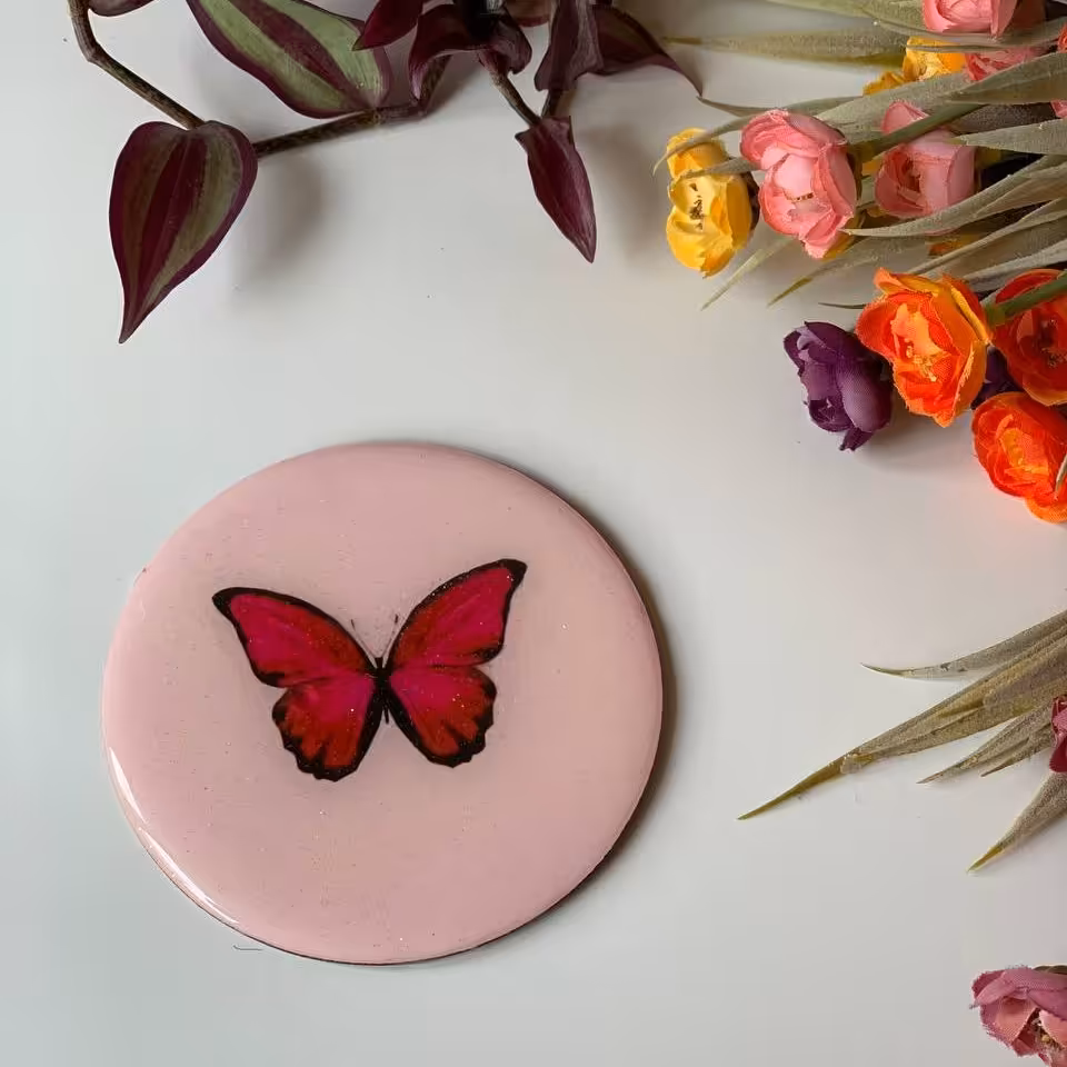 زیر لیوانی رزینی پروانه صورتی 