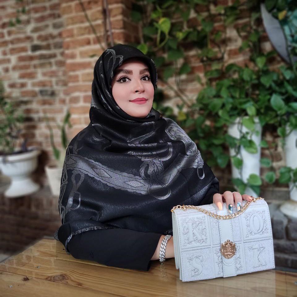روسری نخی کشمیر پاییزه ابریشم ژاکارد دو رو لمه دار وارداتی رنگ مشکی لمه نقره ای (ارسال رایگان)