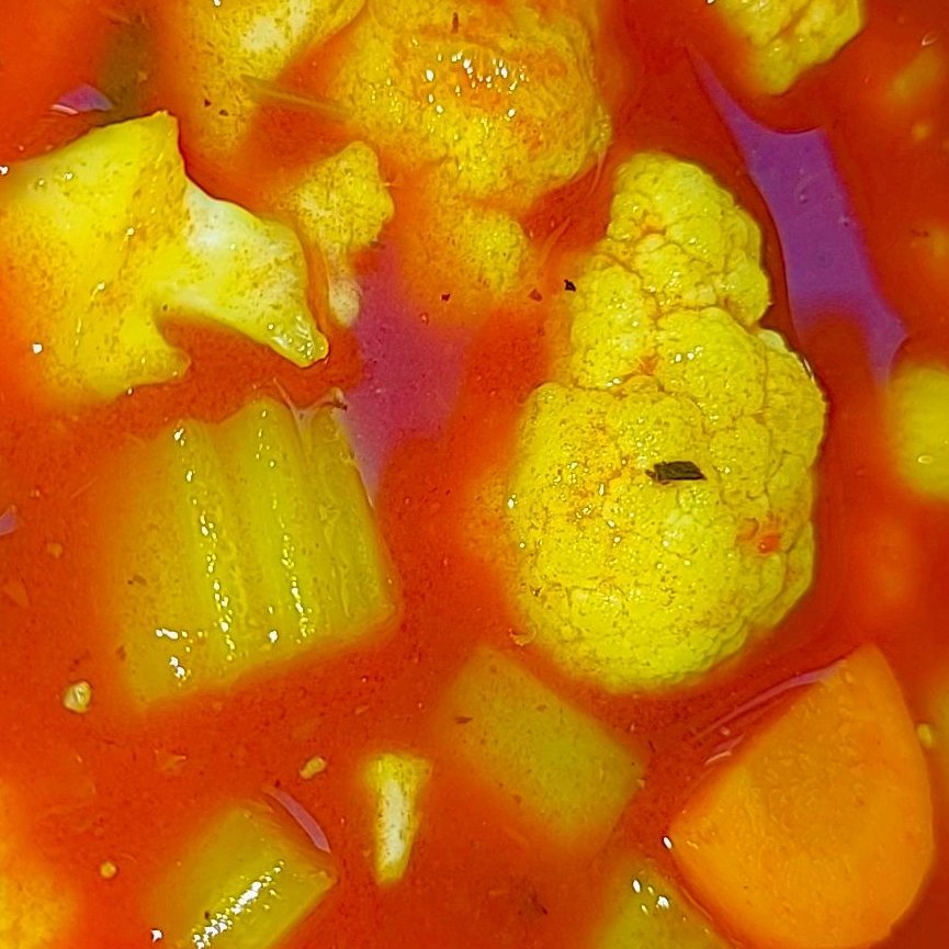 ترشی گوجه 2 کیلو نیمی 150 تومان