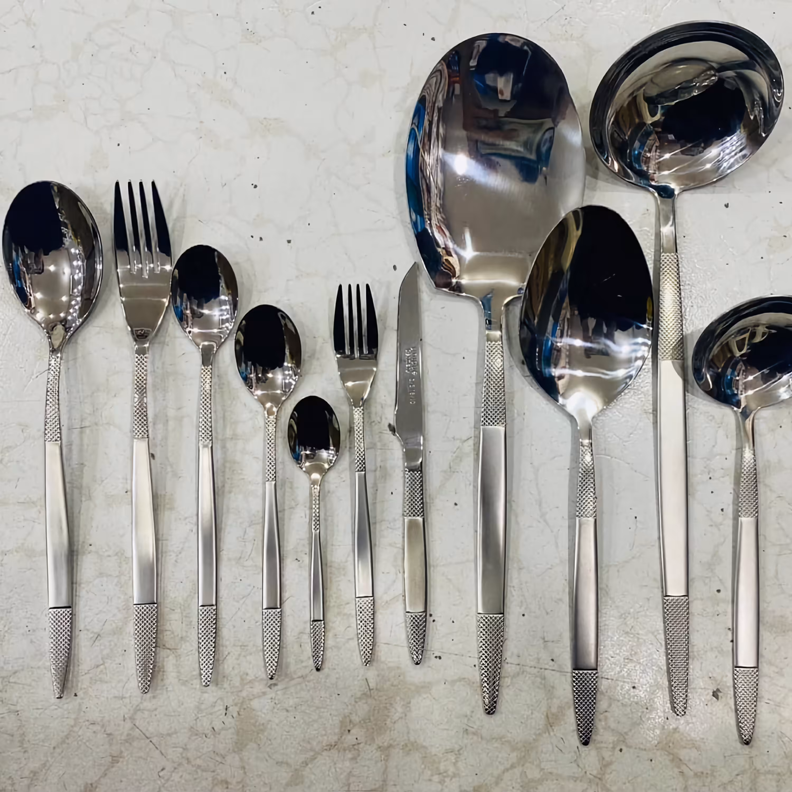 سرویس قاشق چنگال یونیک  زنبوری24 نفره(120 )پارچه دهانه اروپایی