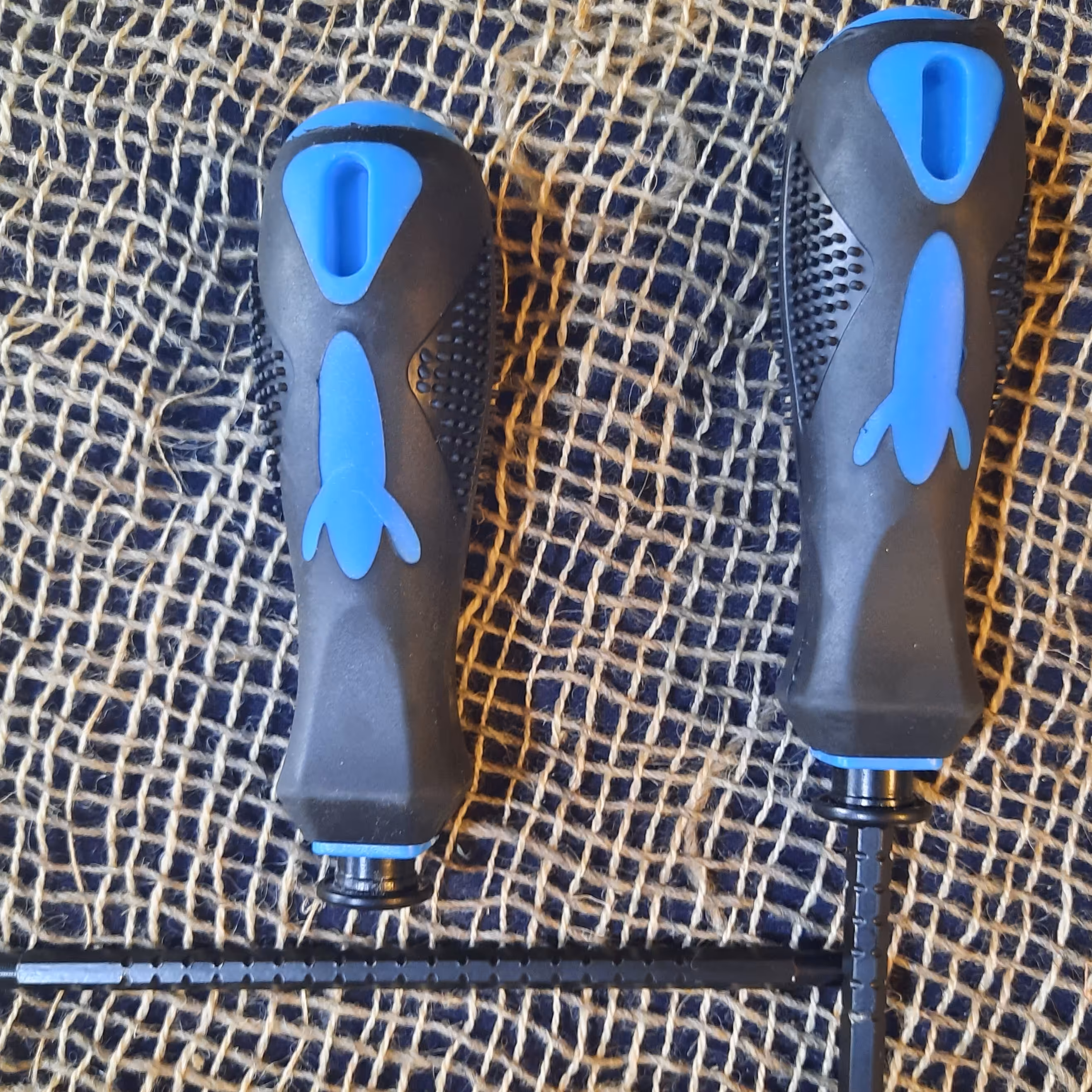 پیچ گوشتی تنظیمی دو طرفه دوسوچارسو کیفیت بسیار عالی