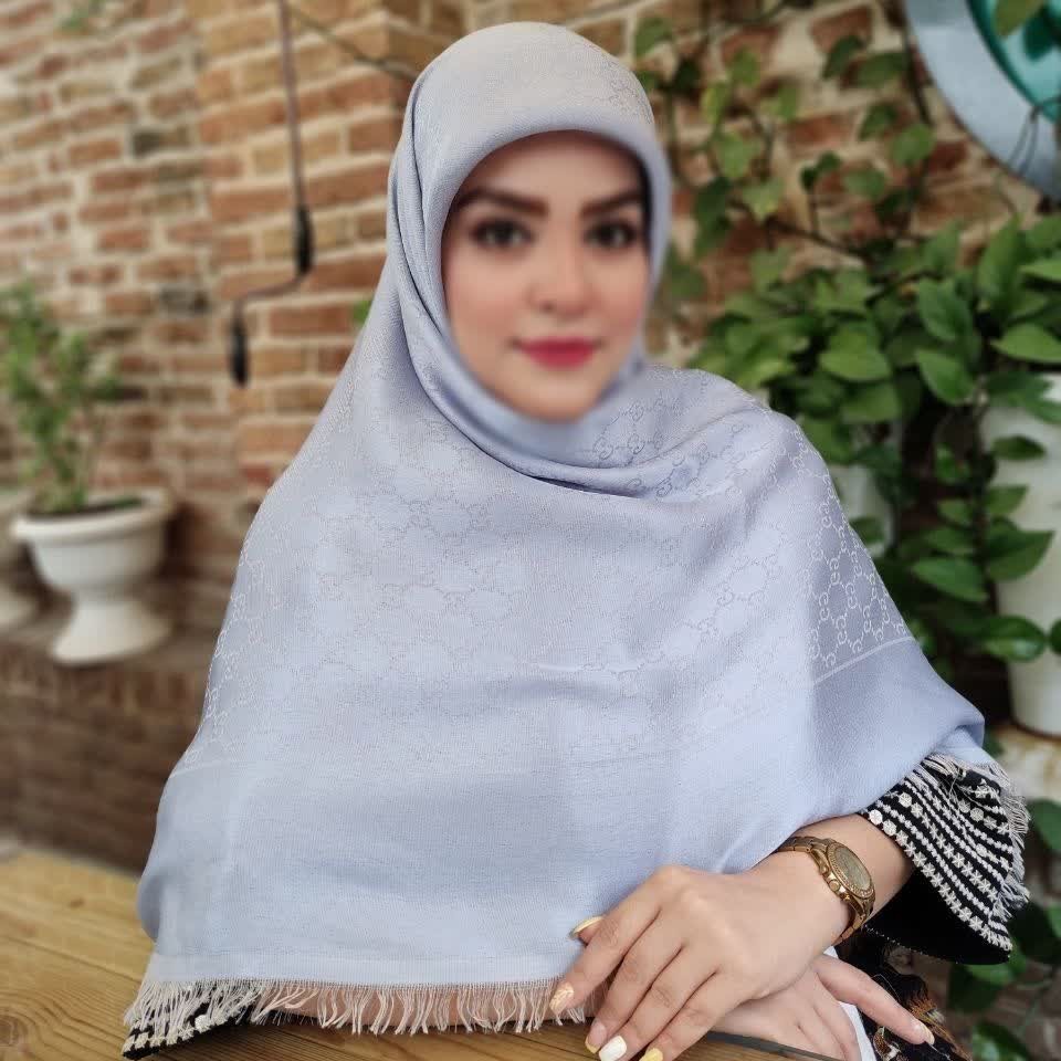 روسری نخ ابریشم ژاکارد دو رو لمه دار
ریشه پرزی
کیفیت بی نظیر و متفاوته
سُر نمیباشد
قواره140
وارداتی درج