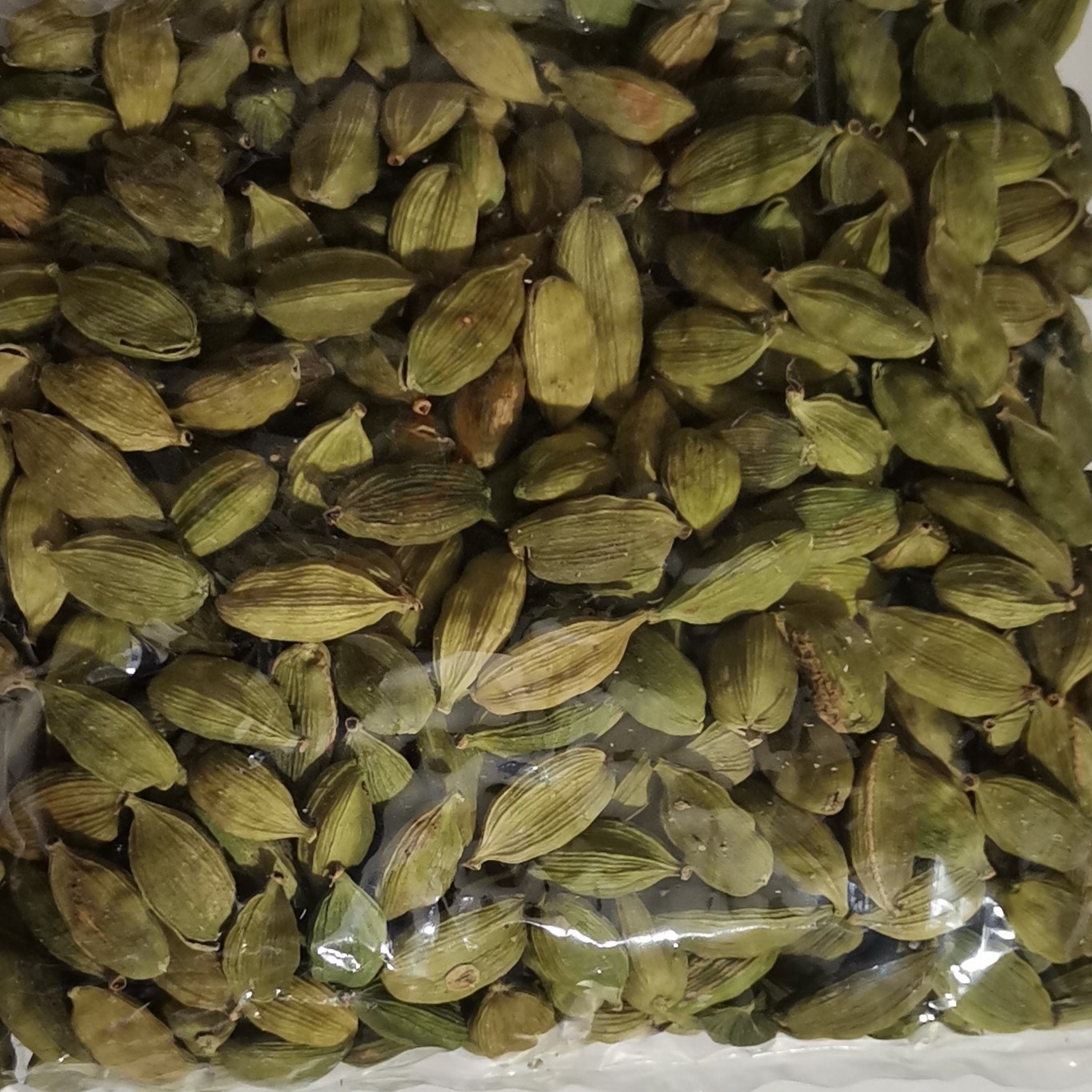 هل اکبر بنفش اصل (مروارید)    محصول 2023 بسیار معطر وخوش طعم 100گرمی
