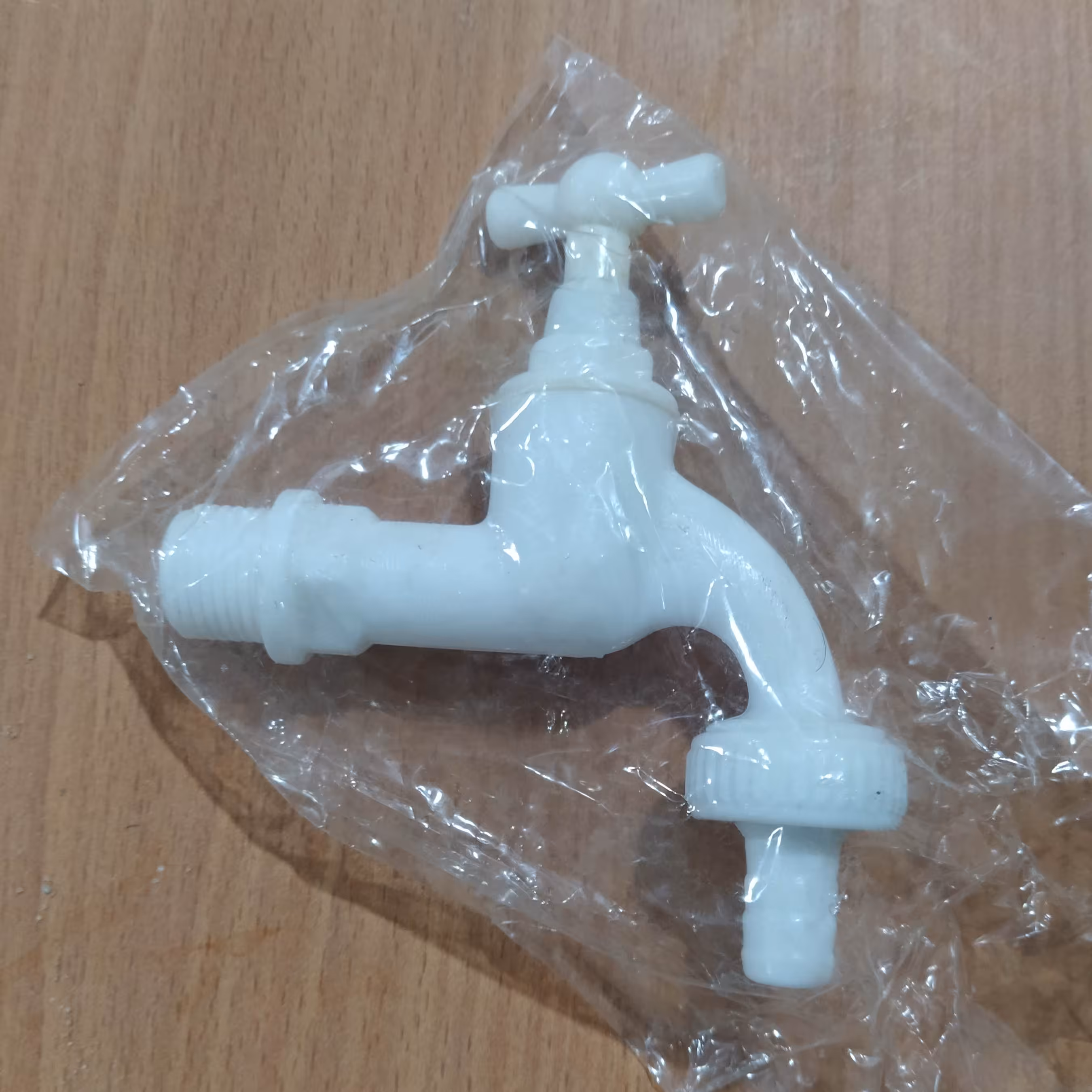 شیر پلاستیکی