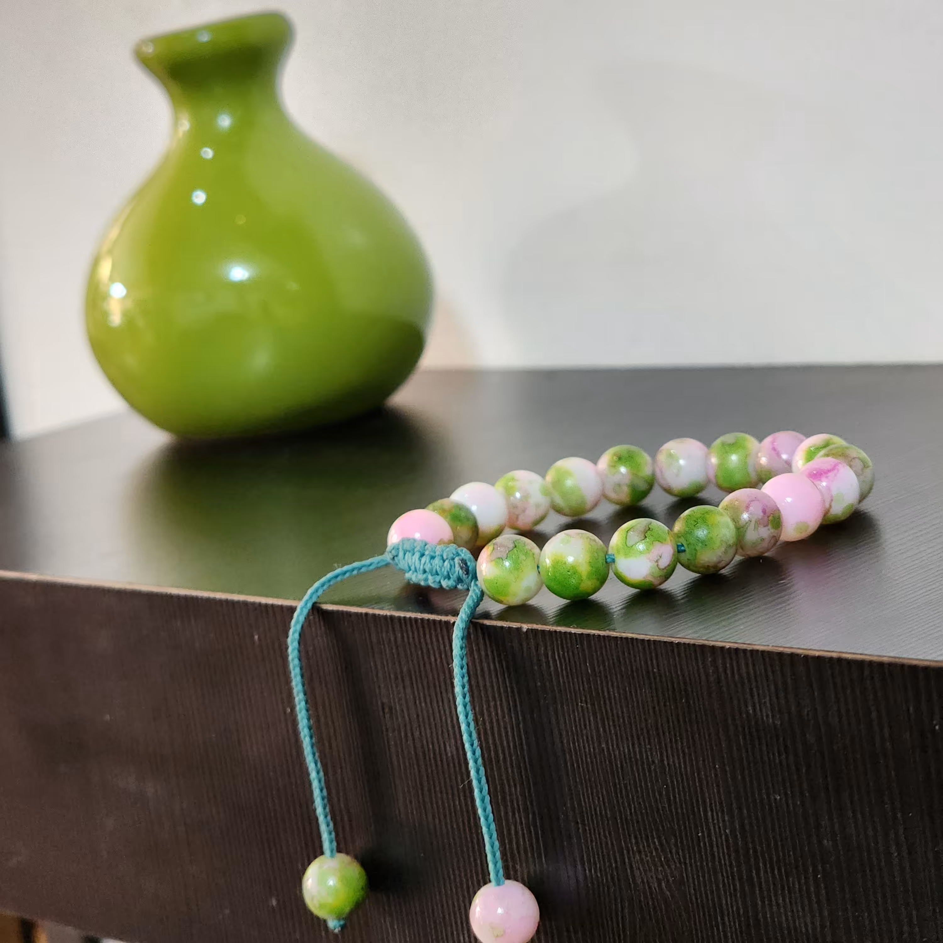 دستبند مهره های طرح دار  با بند کشویی