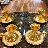 شمعدان صدفی انگلیسی ساخته شده از برنج خالص هندی و صدف دریایی مناسب برای دیزاین هفت سین میز ال سی دی و انواع شلف و باکس 