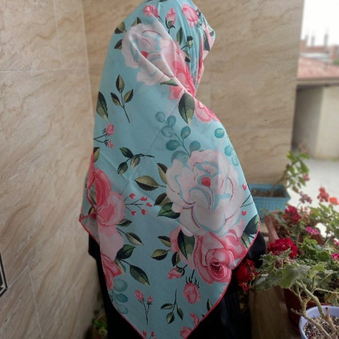 روسری گل درشت 