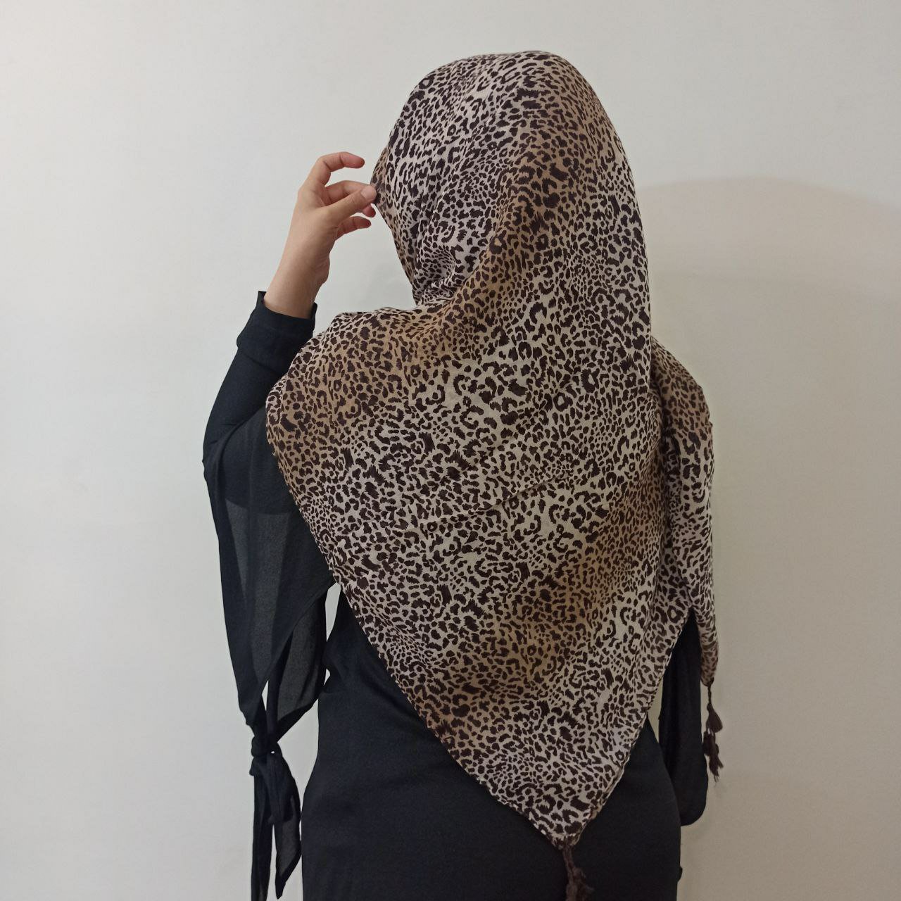 روسری نخی پلنگی منگوله دار وارداتی قواره بزرگ خنک سبک تابستانه، کیفیت عالی