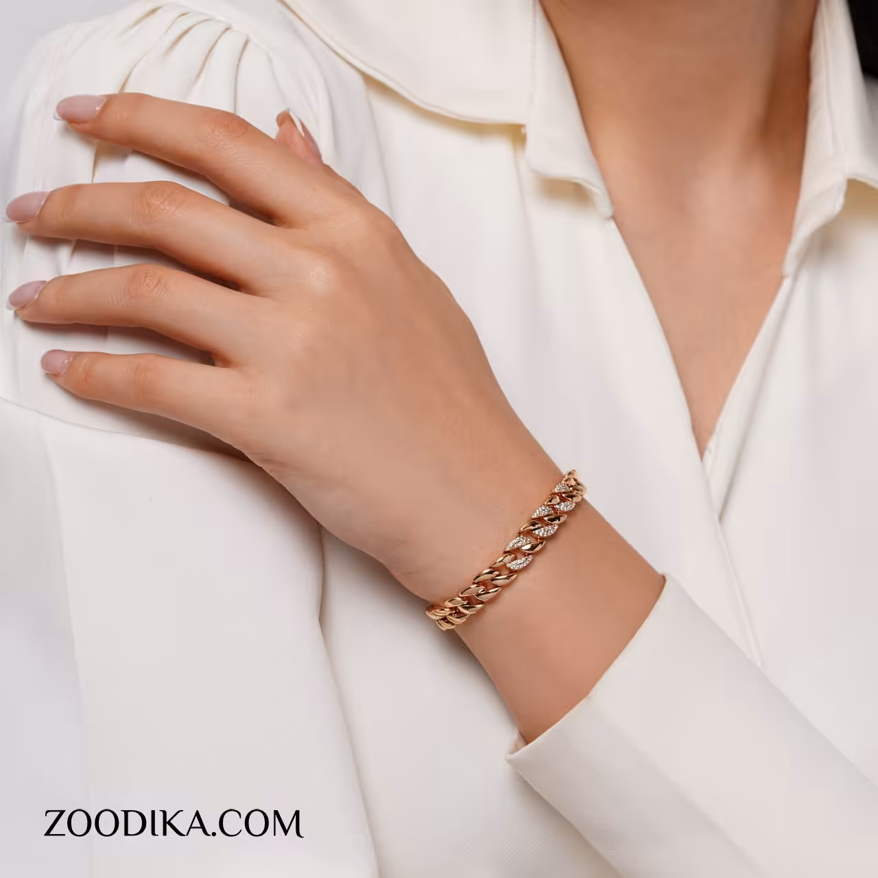 دستبند ژوپینگ طرح کارتیه رنگ ثابت ضد حساسیت کد AAD-288