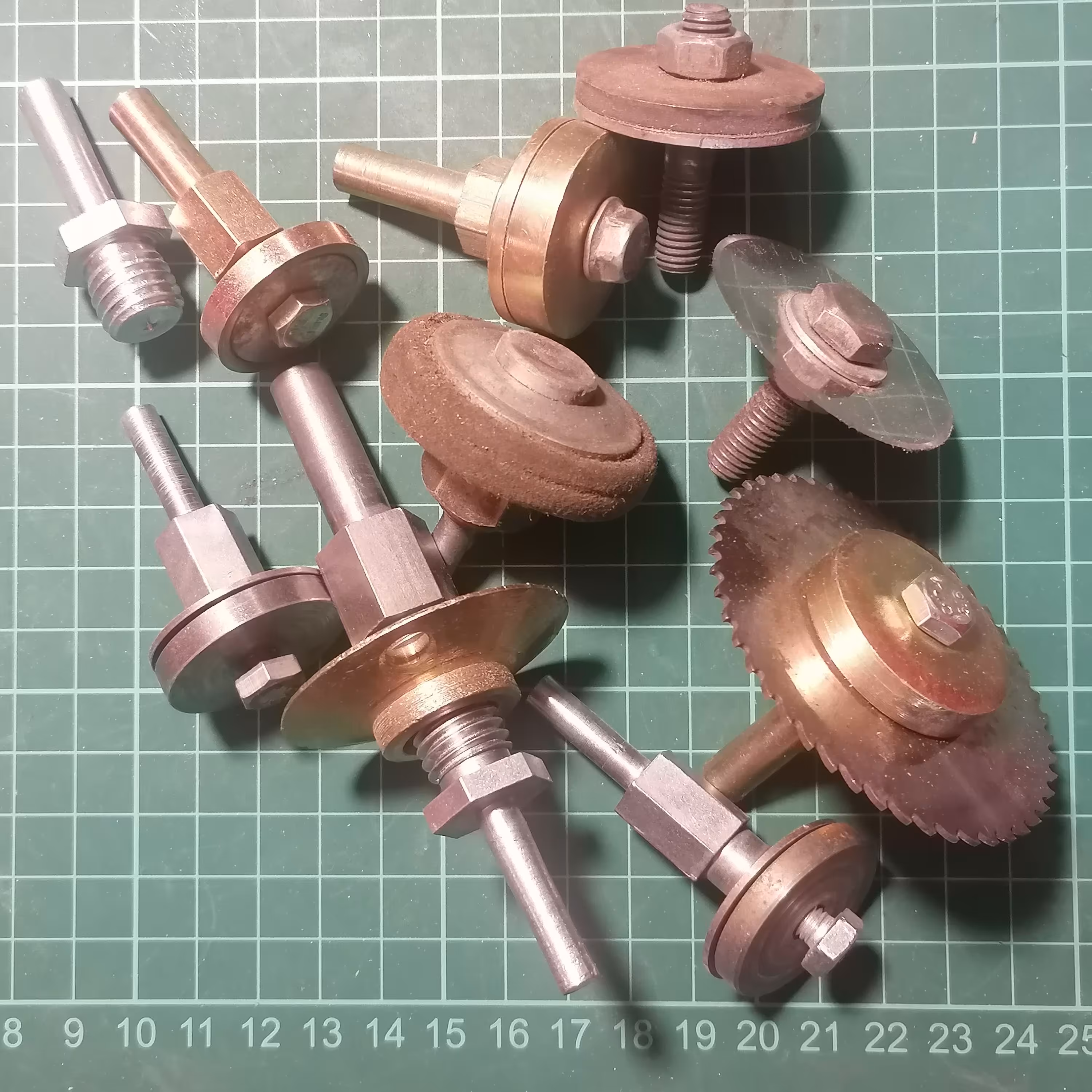 یک عدد تبدیل به دریل از گجت های مختلف در دهها نوع  قیمت برای هر عدد میباشد کافیه بگین چکار میخاین بکنید تا راهنمایی کنم 