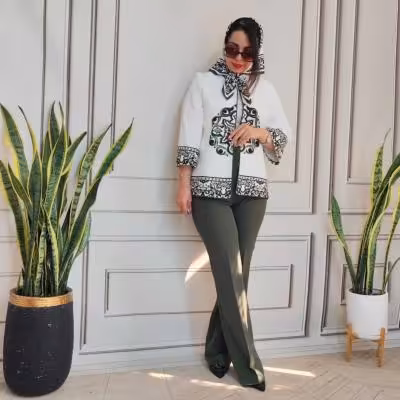 ست سه تیکه کت و شلوار و اسکارف