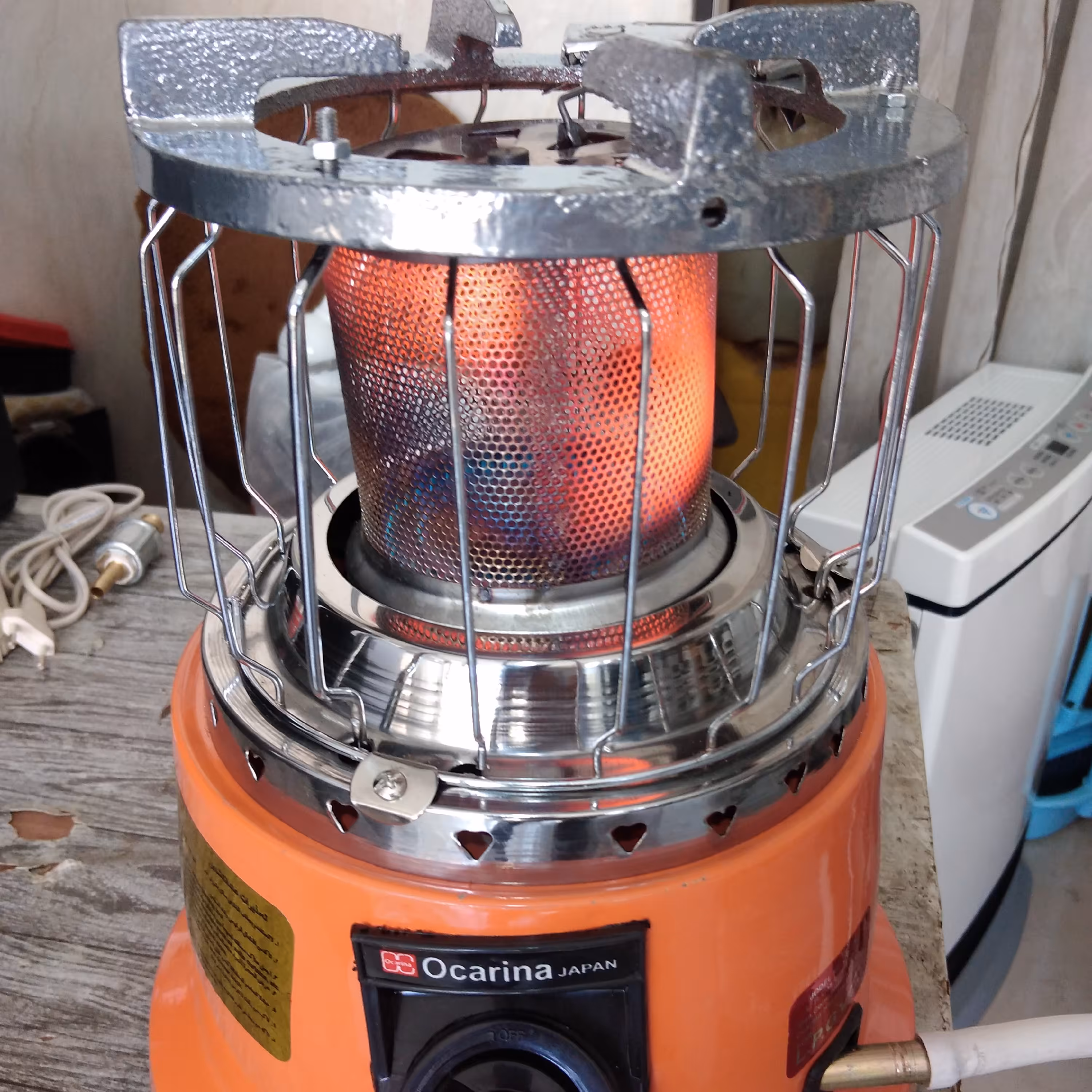 بخاری کپسولی بدون نیاز به برق جهت گرمایش وپخت و پز 