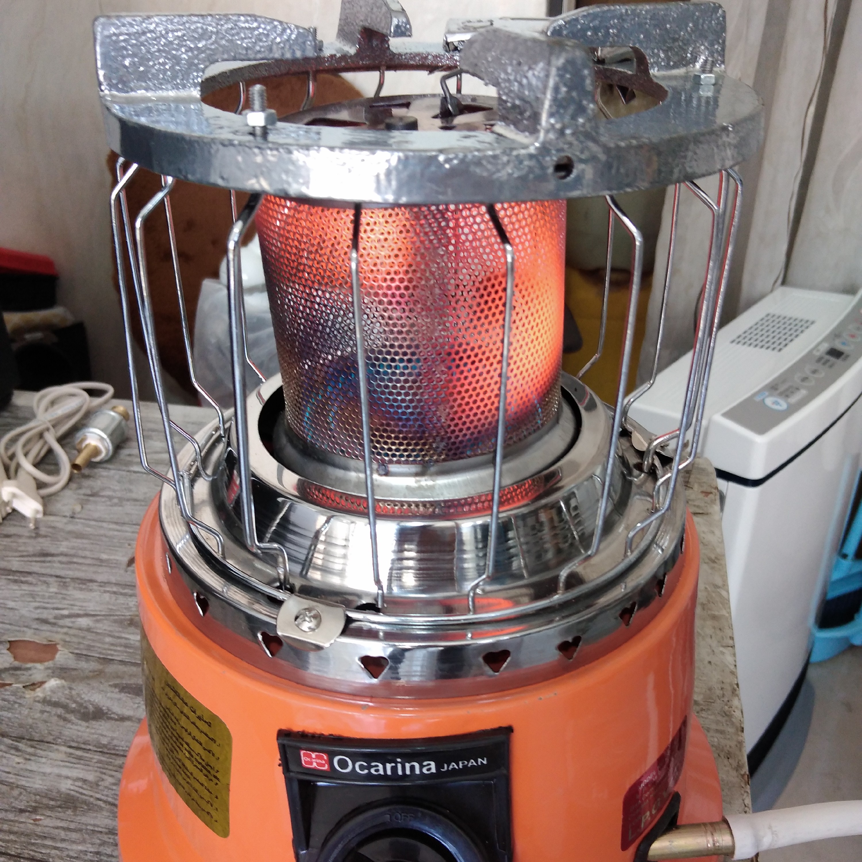 بخاری کپسولی بدون نیاز به برق جهت گرمایش وپخت و پز 