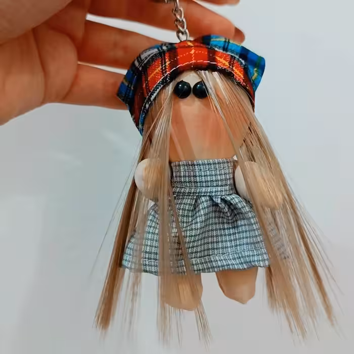 عروسک روسی زیبا دستساز  10سانتی جنس بدن پارچه درجه یک و الیاف بدون حساسیت 