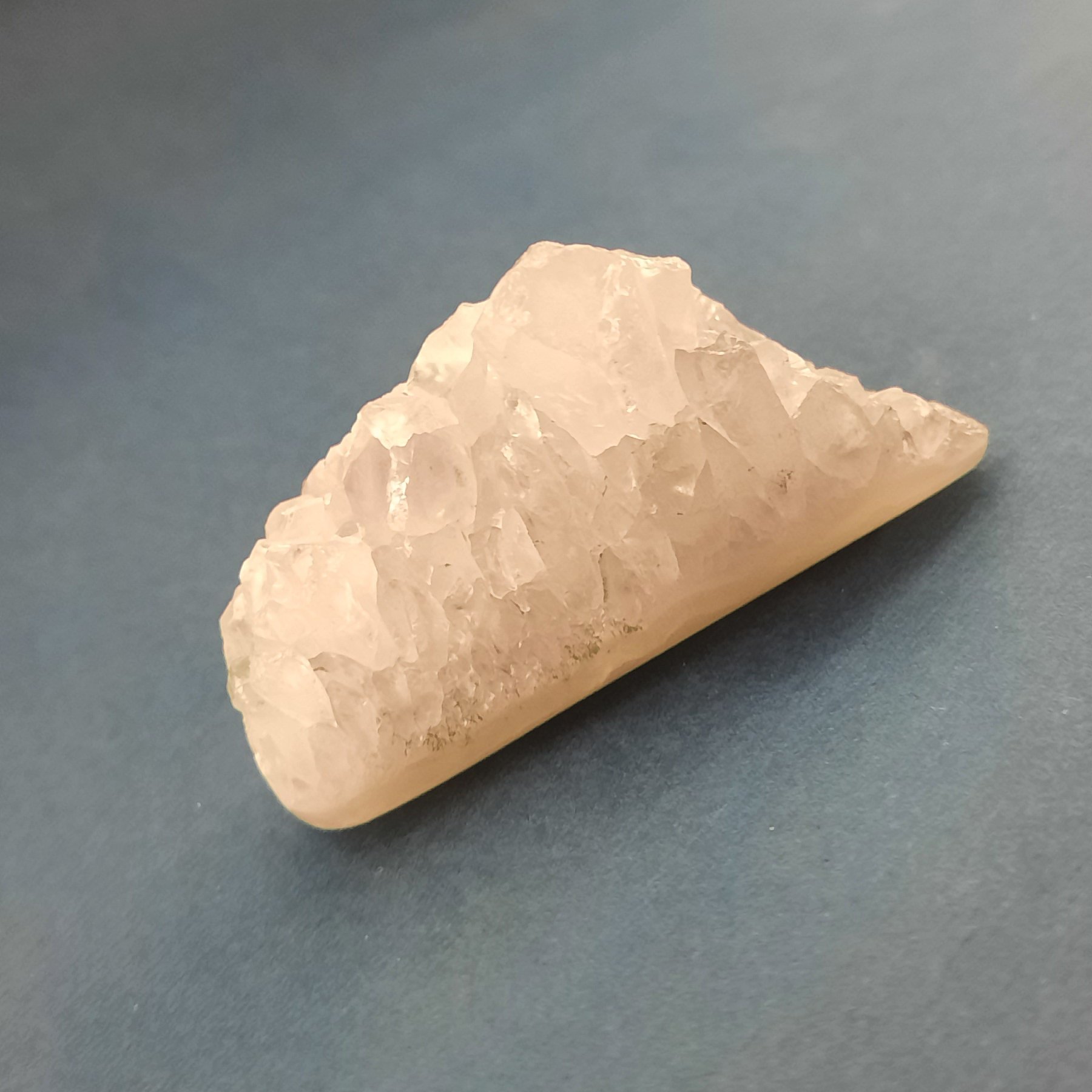 راف کلکسیونی آمتیست یا امتیس کوارتز پولیش دار کد سلام27 صد در صد طبیعی و معدنی