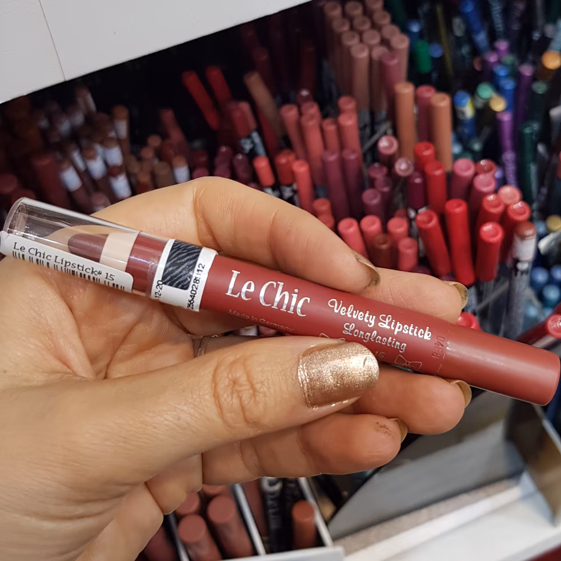 رژلب مدادی لچیک اصل شماره 15  