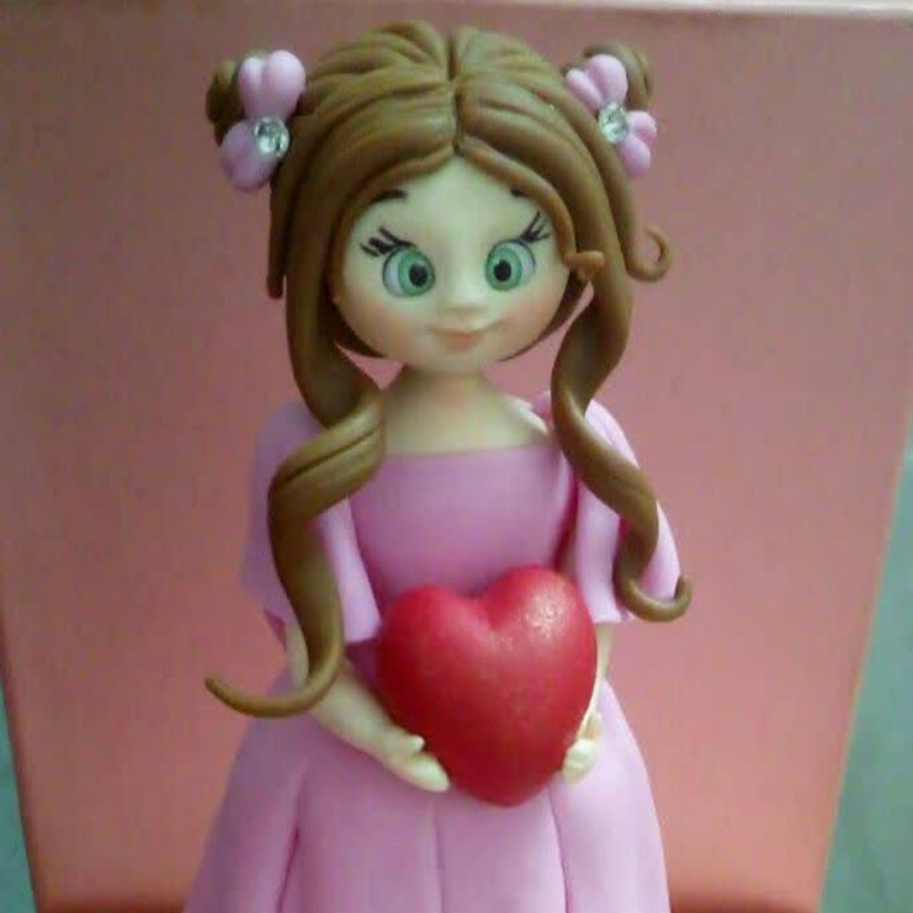 ستند عروسکی روی کیک 