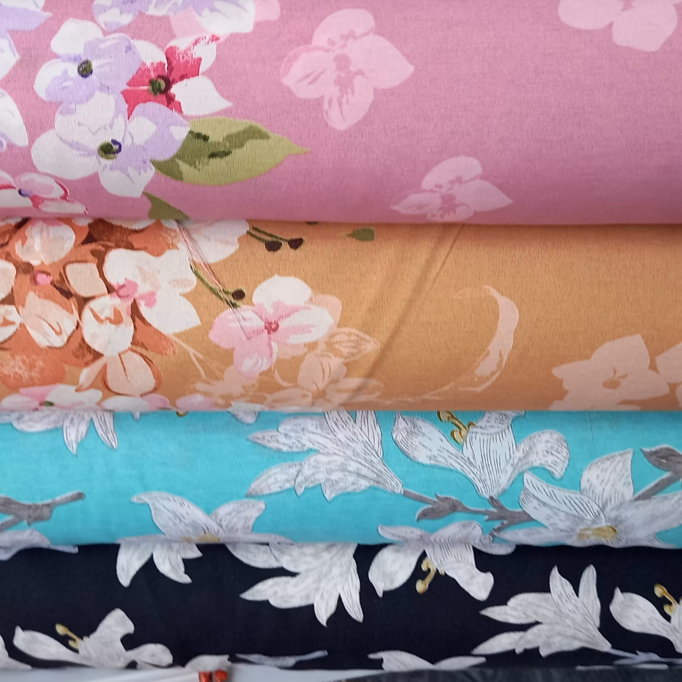 پارچه عرض 2 متری مناسب روتشکی وروبالشتی ولحاف