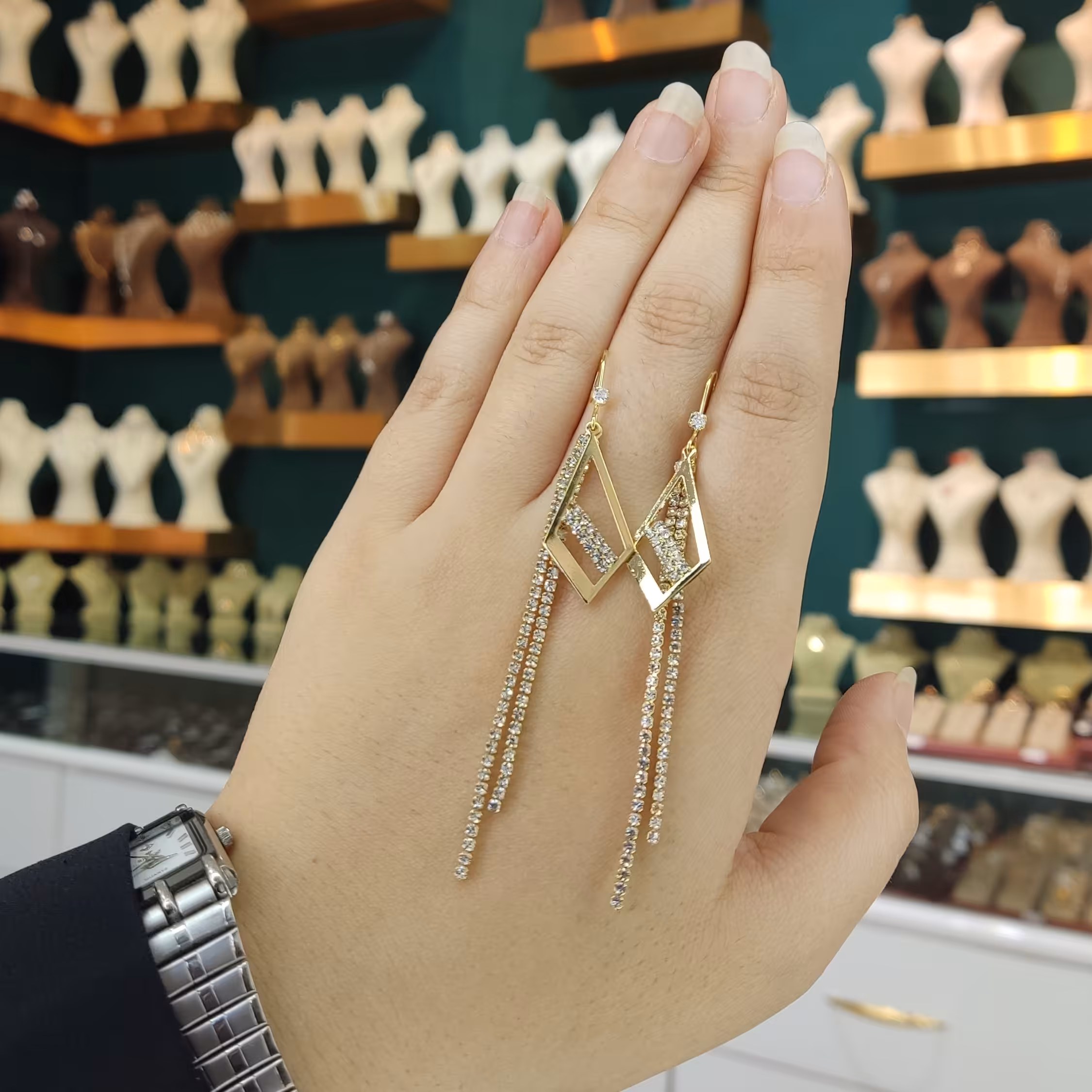 گوشواره آویز بدل مجلسی کیفیت بالا رنگ ثابت طراحی جذاب