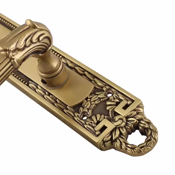 دستگیره درب لور سوئیچی مدل کلاسیک گرد پتینه مشکی و طلایی