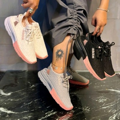 کفش ورزشی زنانه