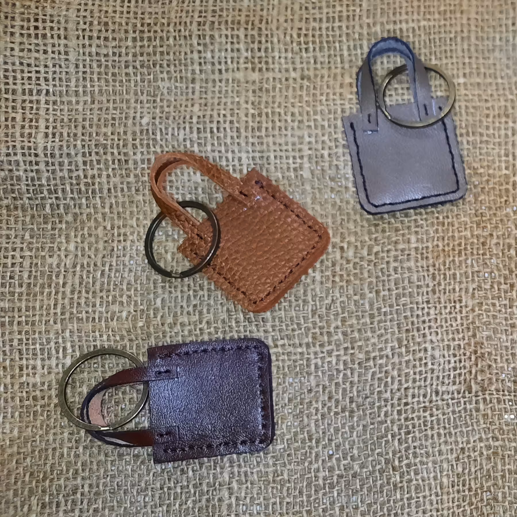 جاکلیدی چرم 