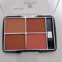 رژگونه مارکCREAM دریک پالت چهاررنگ دارای بافتی خوب ونرم و ماندگار روی پوست مناسب خانمهای خوشگل در تمامی سنین 