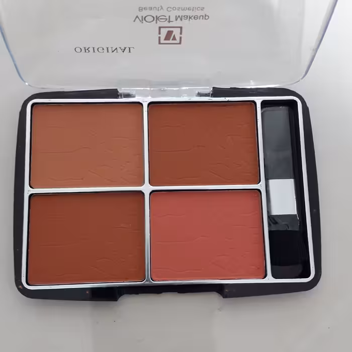 رژگونه مارکCREAM دریک پالت چهاررنگ دارای بافتی خوب ونرم و ماندگار روی پوست مناسب خانمهای خوشگل در تمامی سنین 