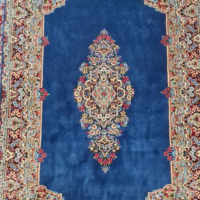 فرش دستباف کرمان زمینه آبی