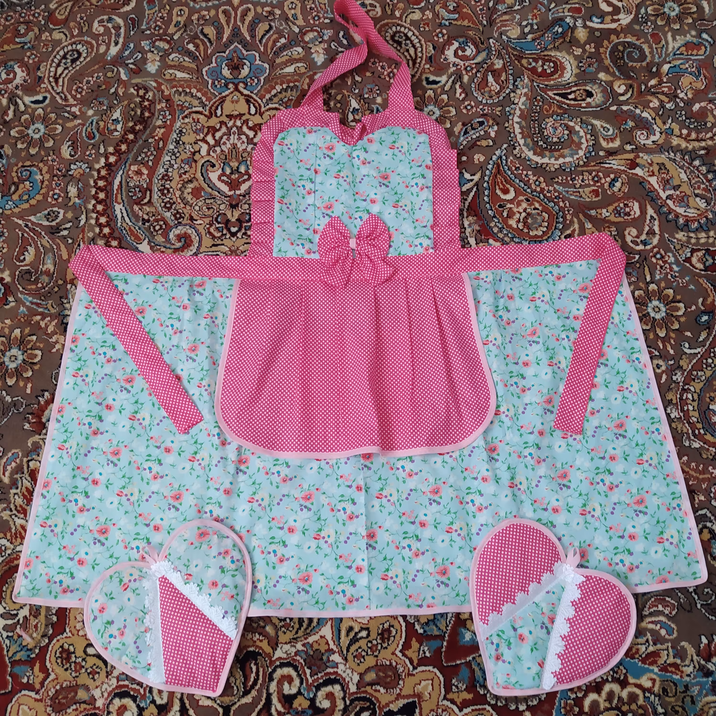 پیشبند و دستگیره