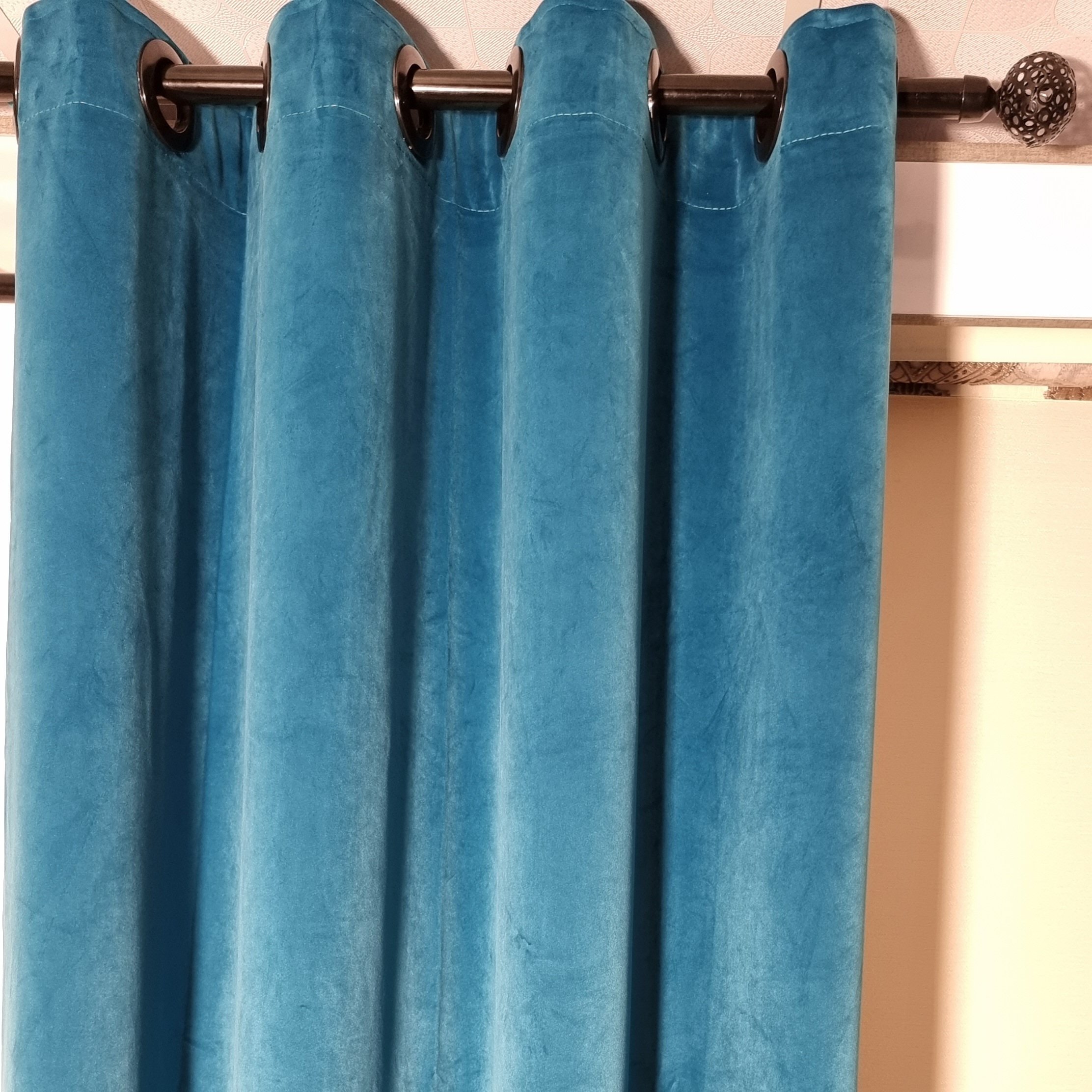 پرده آماده مخمل کالیفرنیا رنگ آبی درباری ابعاد 140×275 کد26
