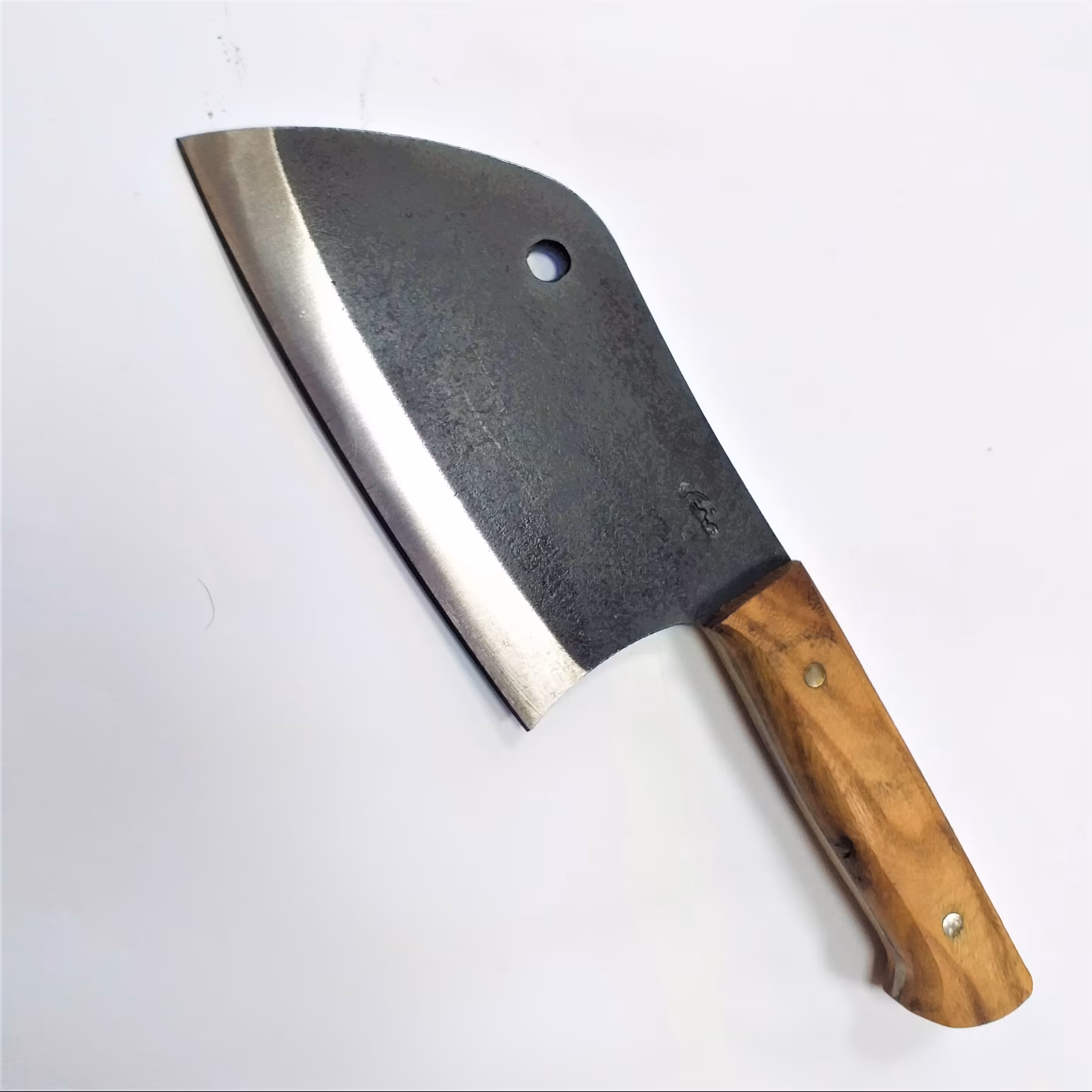 ساطور قصابی مدل صربستانی فولادی طول کل ساطور 26 سانت طول تیغه 14 سانت ضخامت4میل مینی سایزکوچک وزن 350 گرم مخصوص ضربه  