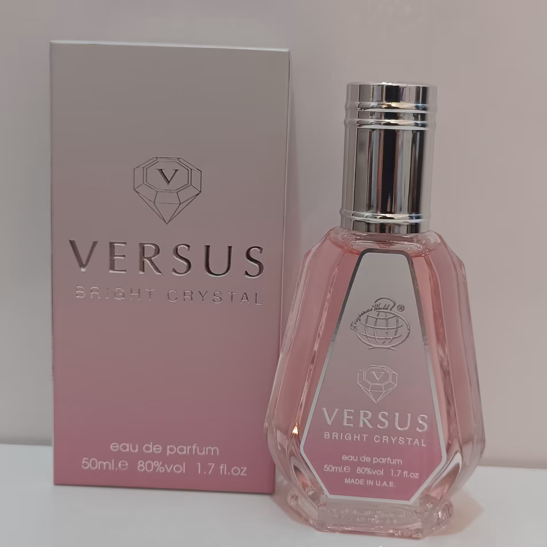 ادکلن ورساچه صورتی-برایت کریستال  Versace Bright Crystal

حجم50 میل
