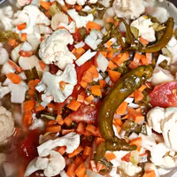 ترشی مخلوط بسیار خوشمزه